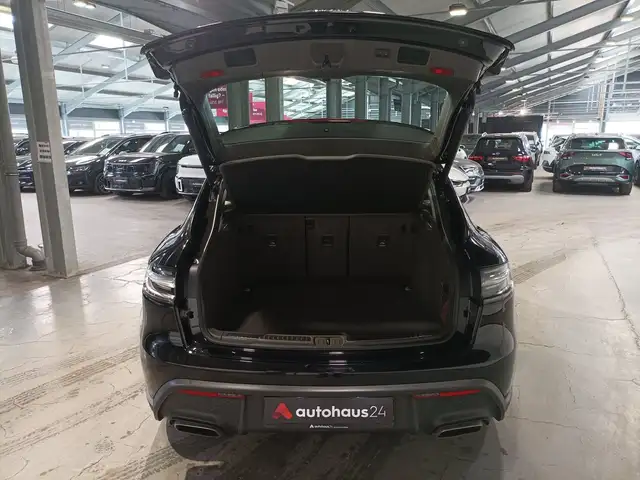 Porsche Macan view 6