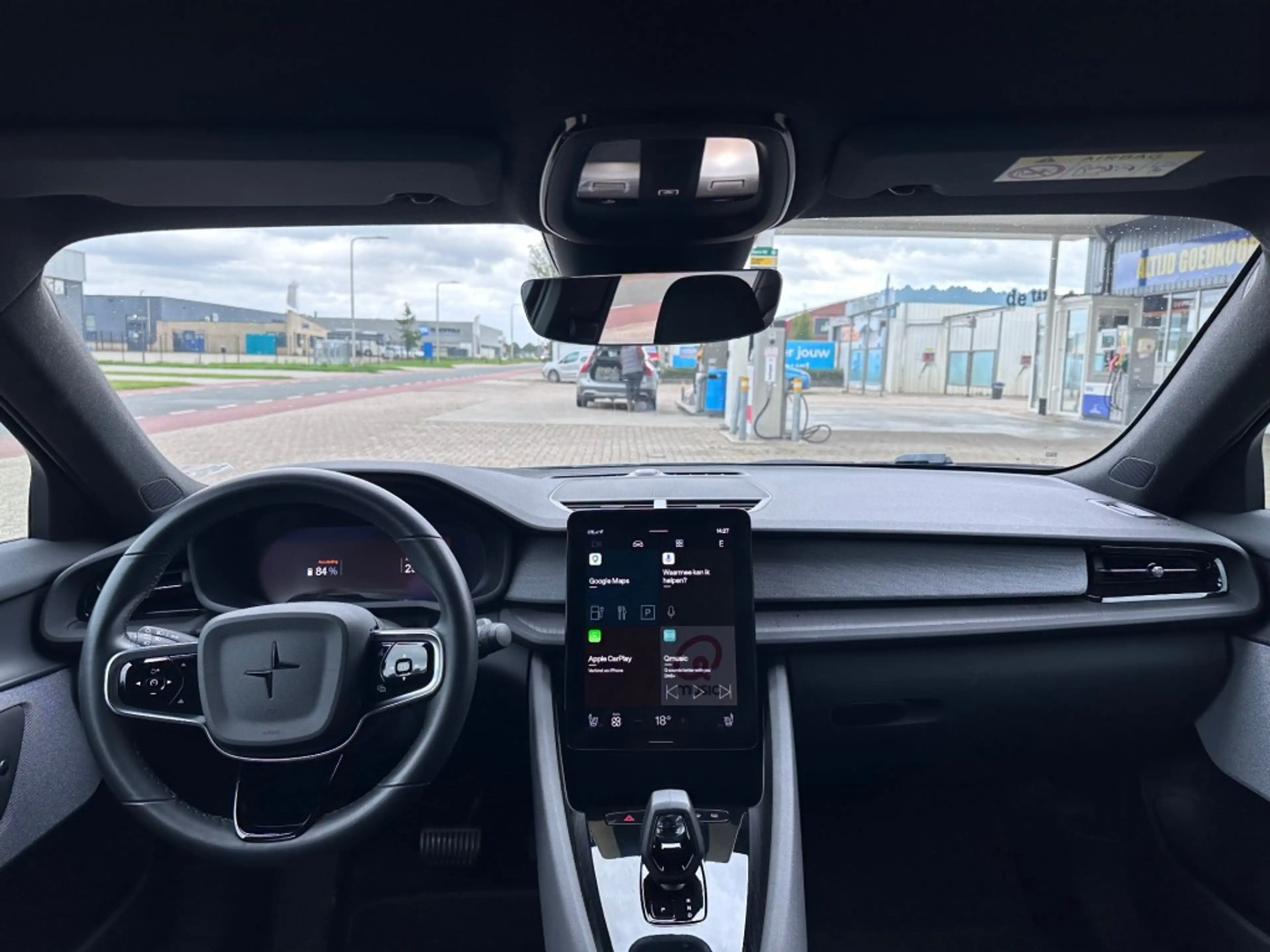 Polestar 2 Standard Range Single Motor 64KWh '' Allseasonband — photo 3