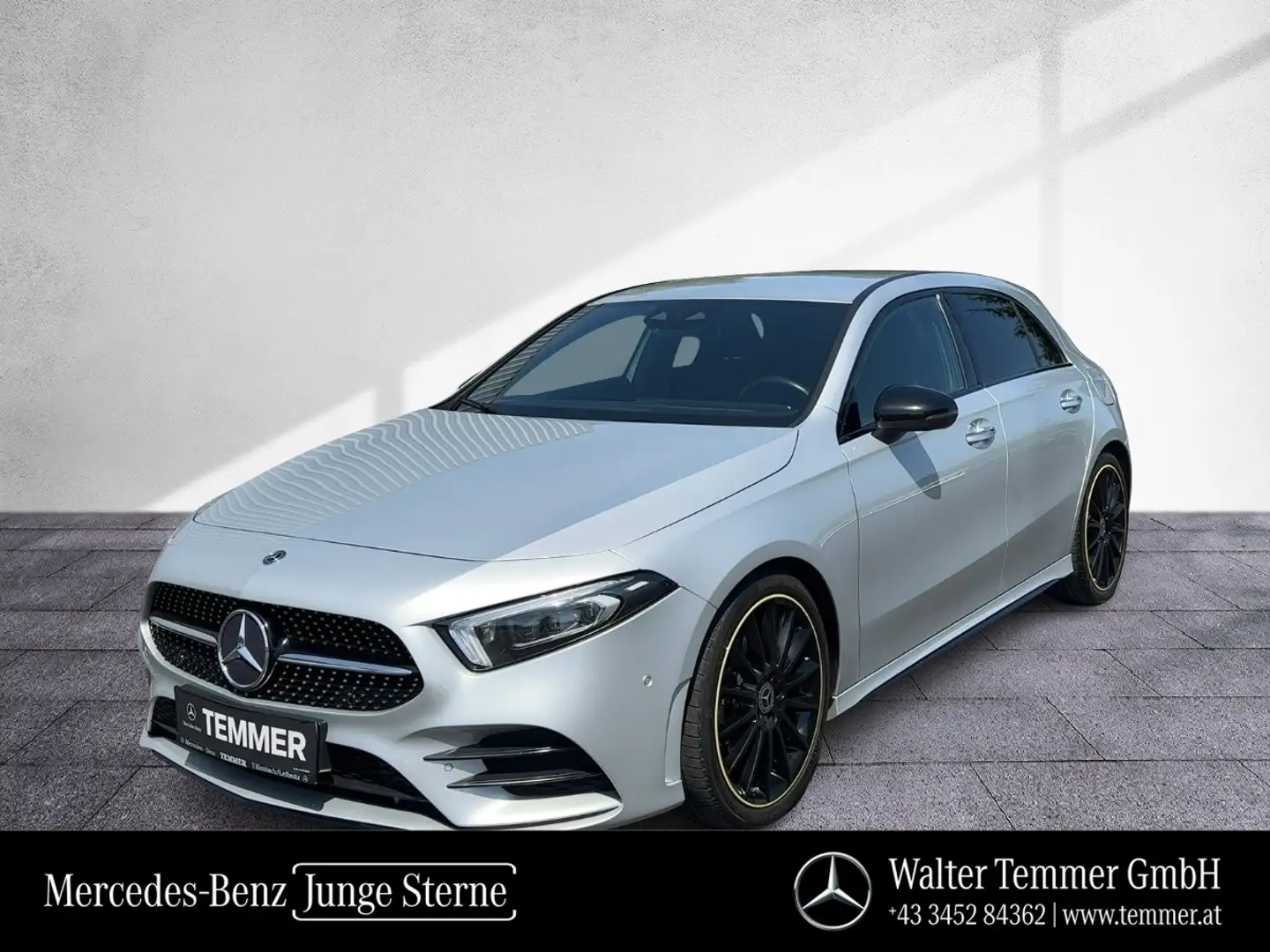 Mercedes-Benz A 180 d  AMG Line Premium RKam Navi Shz Night Silber - 1