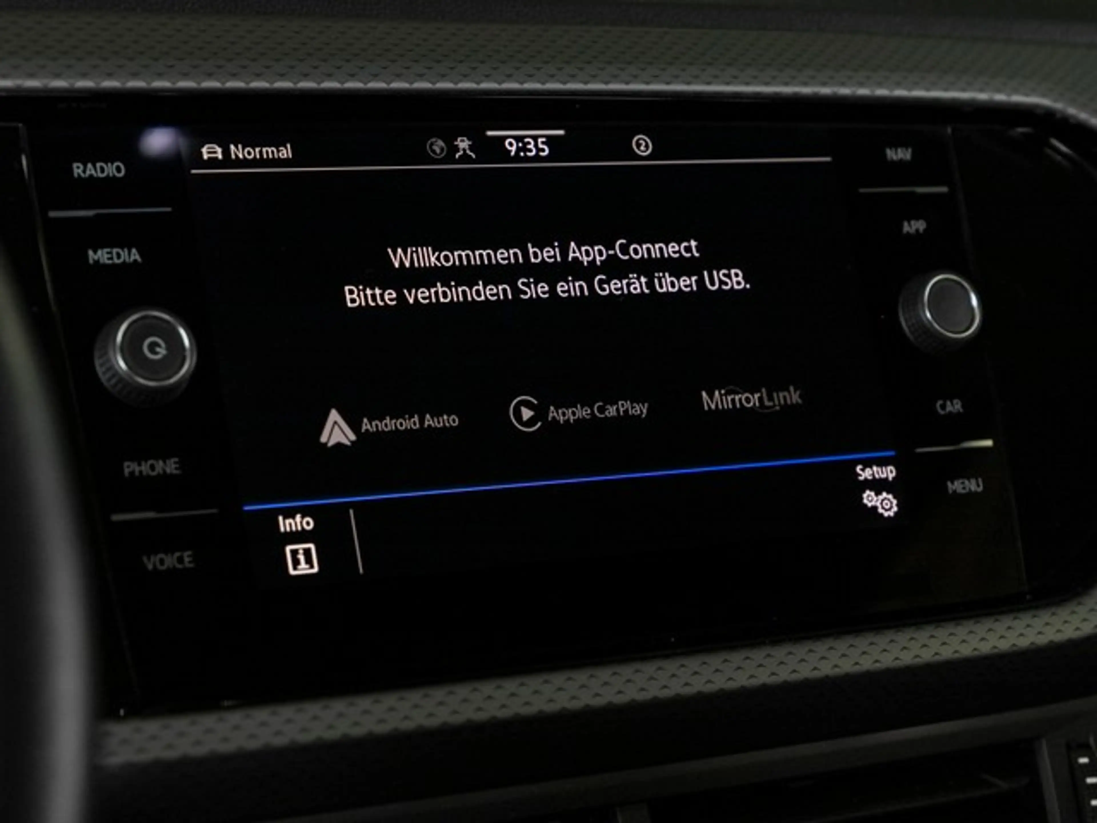 Volkswagen T-Cross 1,0 TSI Active NaviMedia ACC LED — photo 13