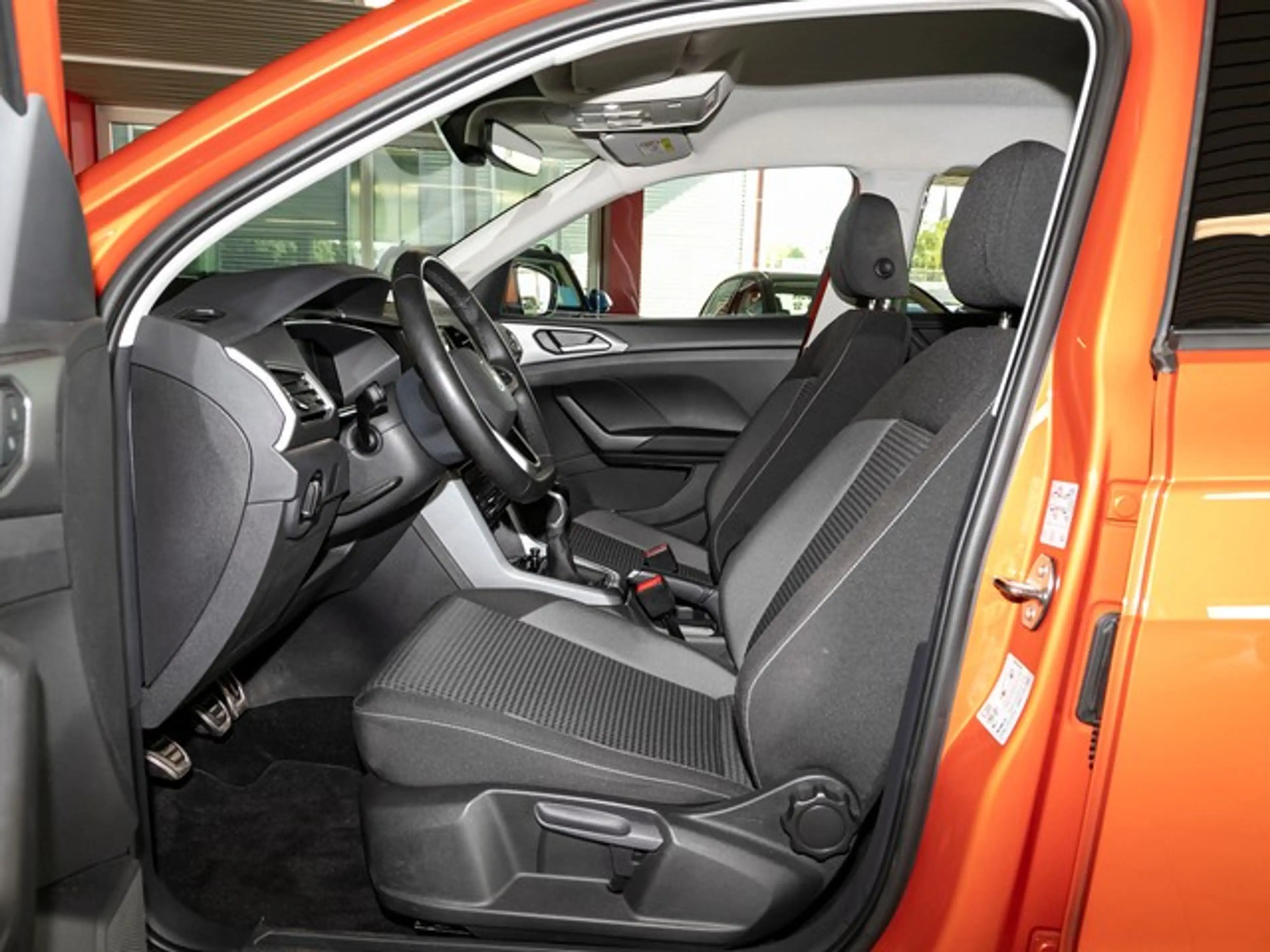 Volkswagen T-Cross 1,0 TSI Active NaviMedia ACC LED — photo 3