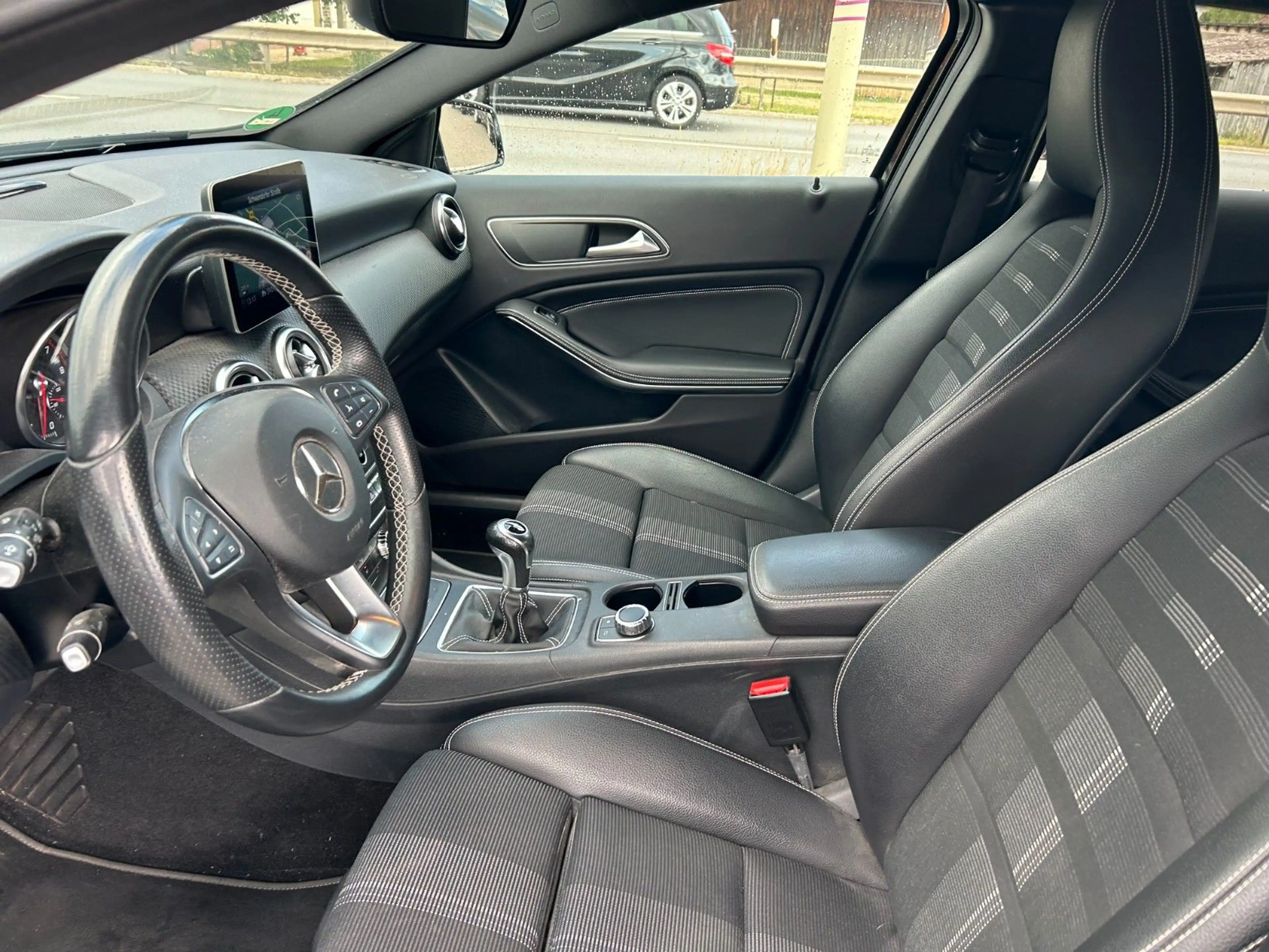Mercedes-Benz A 180 A A 180 BlueEfficiency Urban — photo 8
