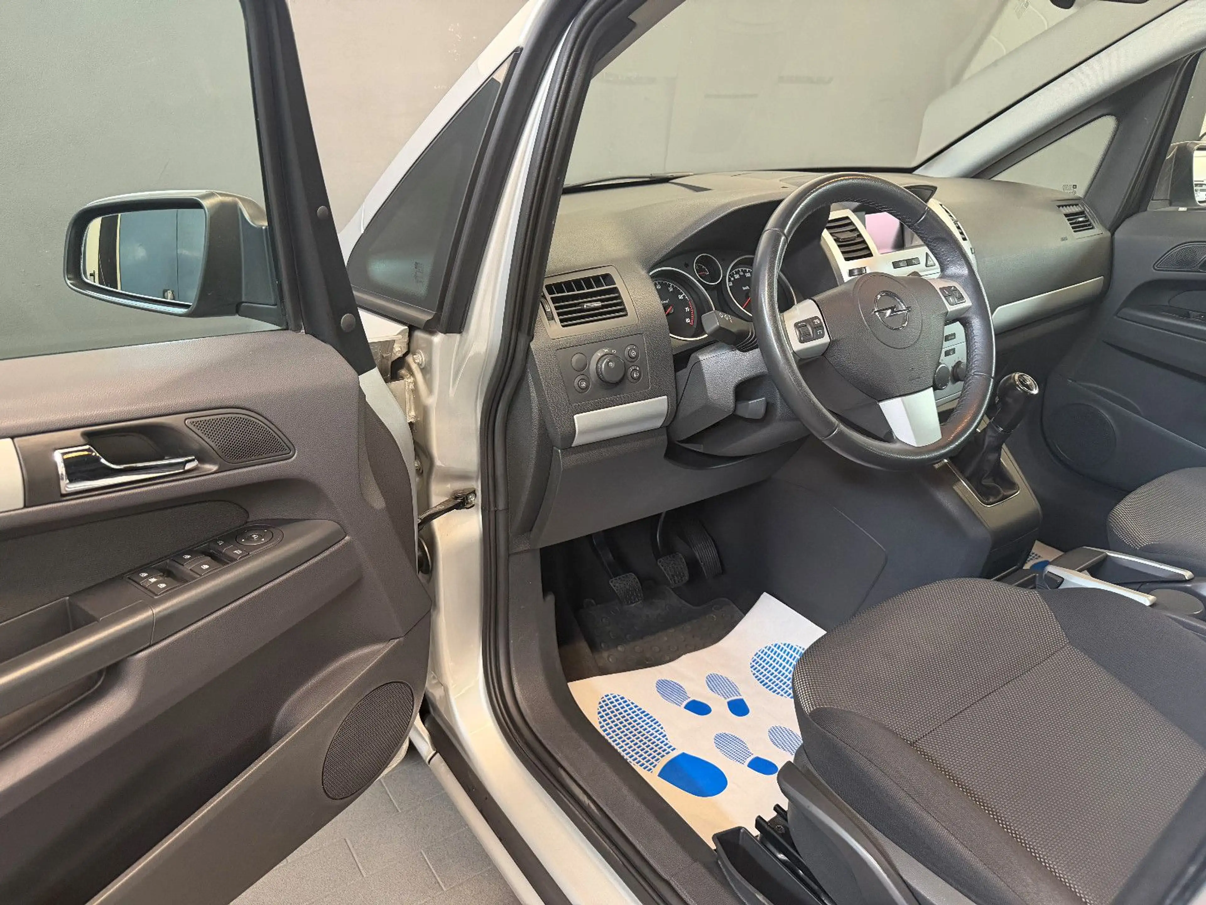 Opel Zafira B 1.8 Edition/KLIMA/2.HAND/7-SITZER — photo 9