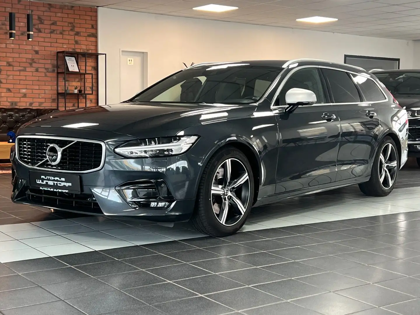 Volvo V90 Kombi R Design AWD LED/NAVI/360°CAM/LEDER/ Gris - 1