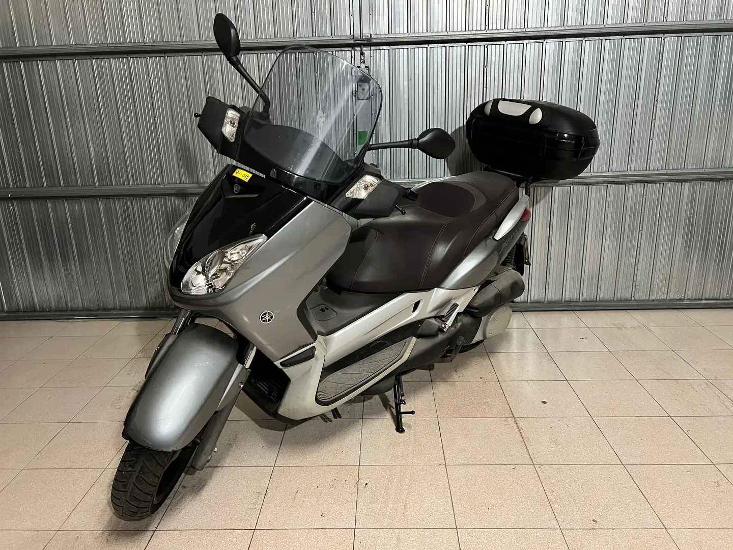 Yamaha X-Max 250 Gri - 1