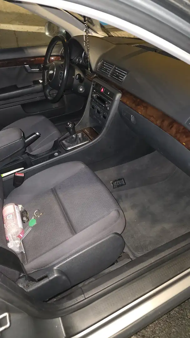 Audi A4 2.0i Pack - 2