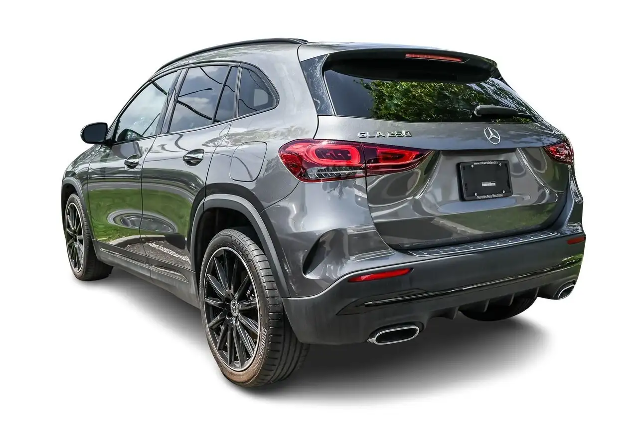 Mercedes-Benz GLA снимка Mercedes-Benz GLA