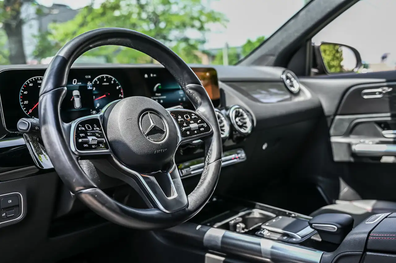 Mercedes-Benz GLA снимка Mercedes-Benz GLA