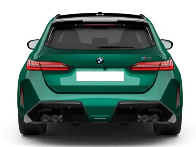 BMW M5 view 4