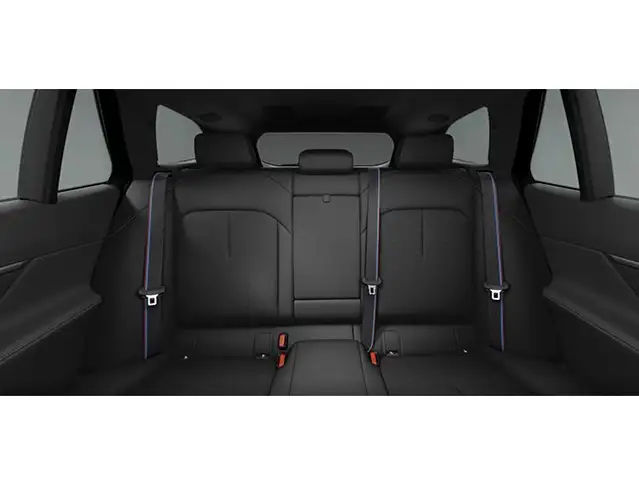 BMW M5 view 6