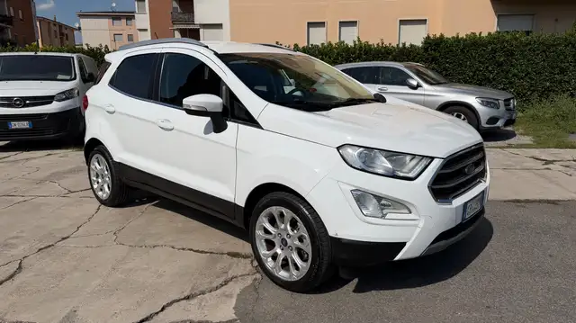 Ford Ecosport view 3