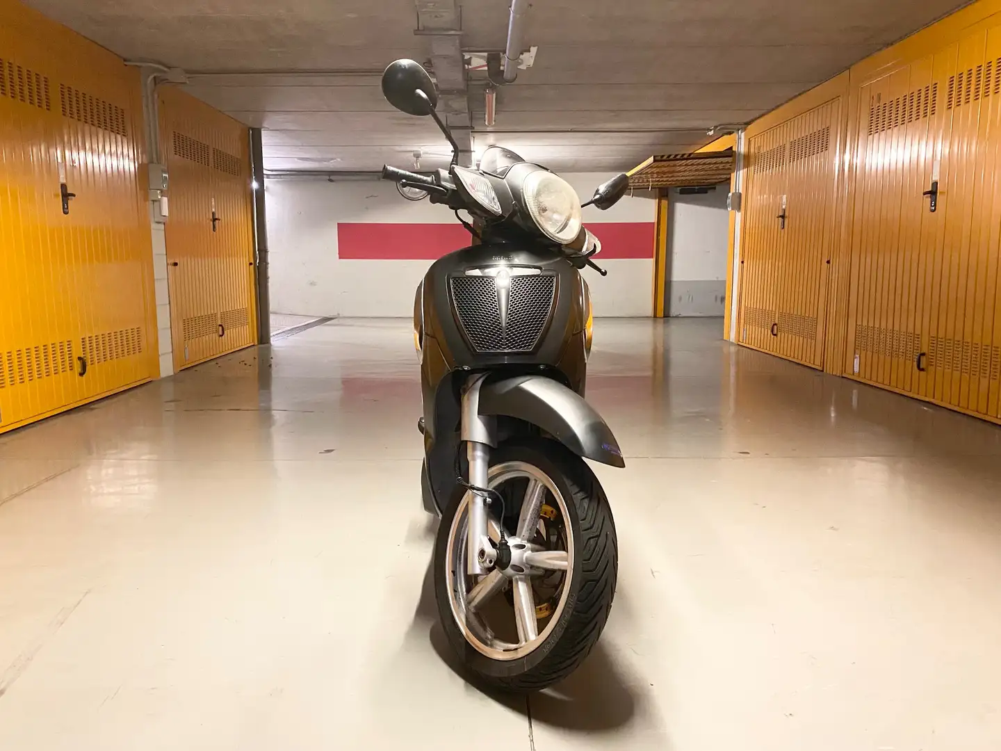 Aprilia Scarabeo 125 EURO 3 (ok in tutta Milano fino ottobre 2028) Gris - 2
