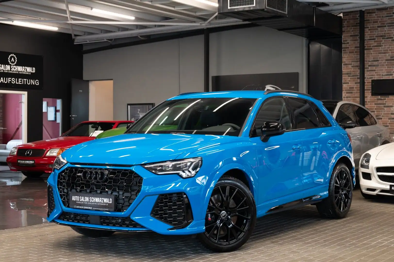 Audi RS Q3 2.5 TFSI quattro|RS-AGA|CARBON|AHK|MATRIX Blau - 1