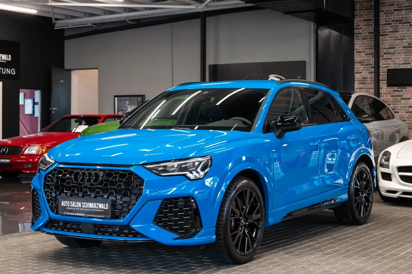 Audi RS Q3 2.5 TFSI quattro|RS-AGA|CARBON|AHK|MATRIX Blau - 2