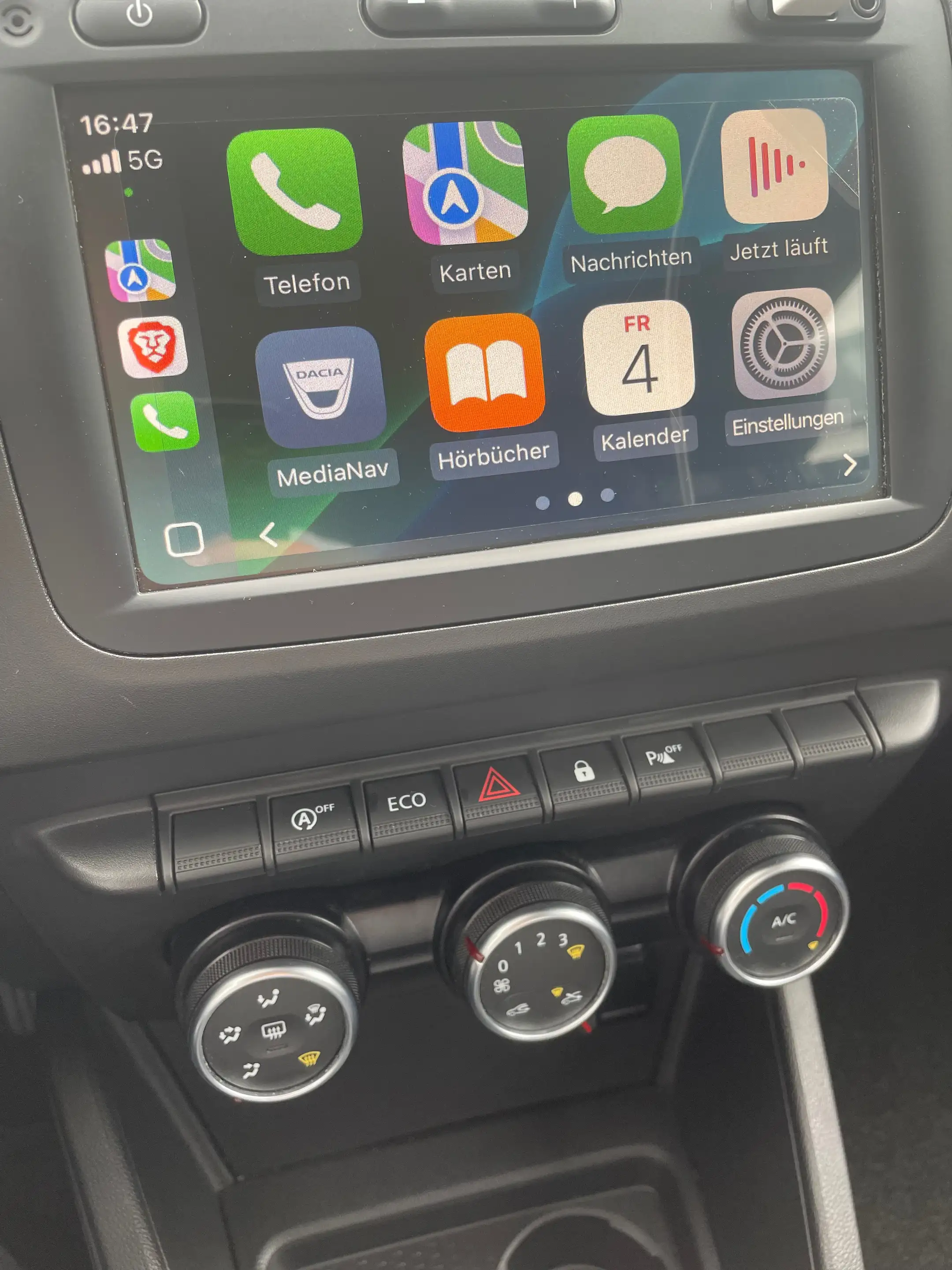 Dacia Duster Comfort / LPG (Flüssiggas)/ 80.000 KM gelaufen/1. Hand/Sitzheizung/Rückfahrkamera/Apple-CarPlay/Navi — photo 13