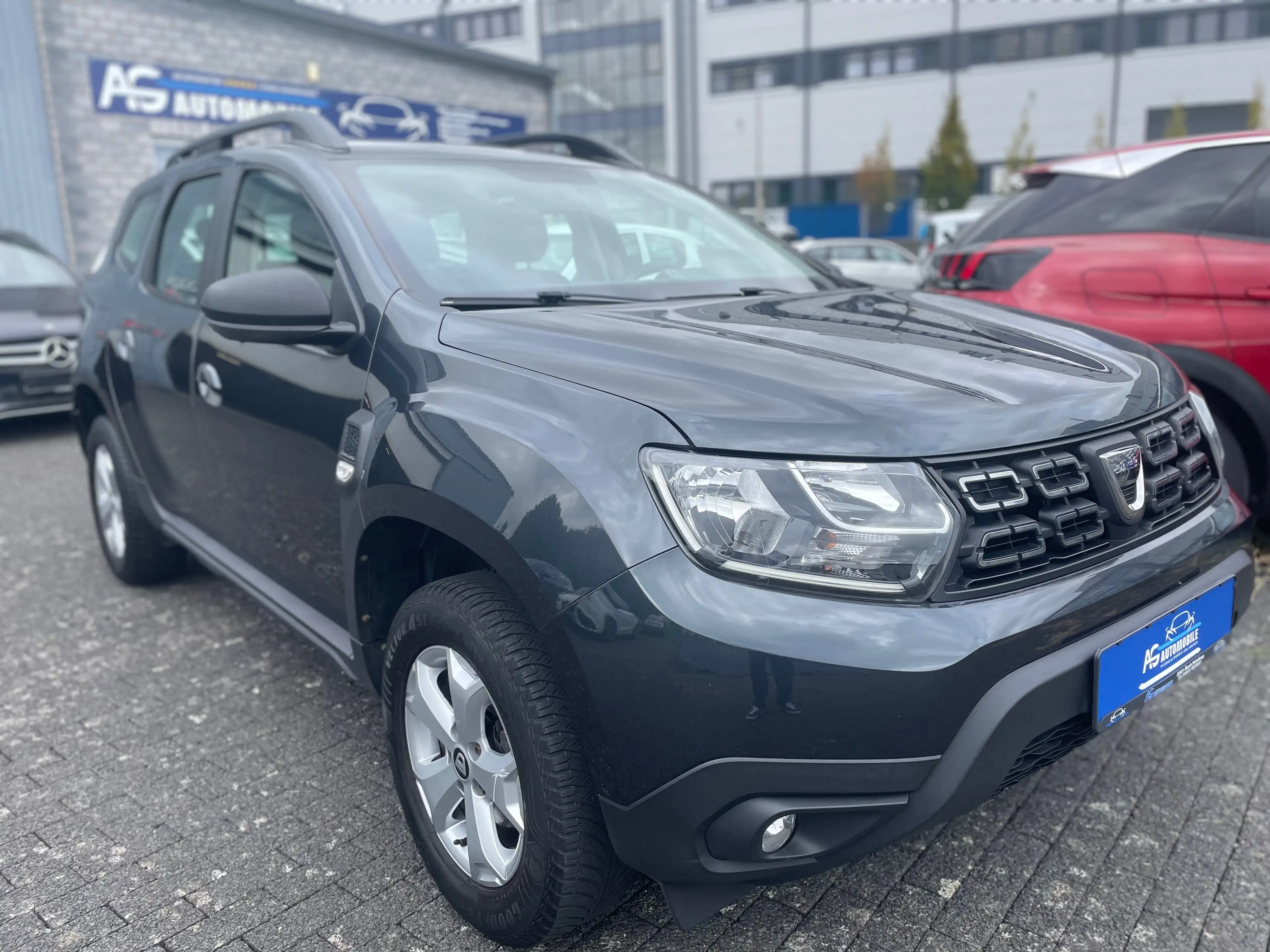 Dacia Duster Comfort / LPG (Flüssiggas)/ 80.000 KM gelaufen/1. Hand/Sitzheizung/Rückfahrkamera/Apple-CarPlay/Navi