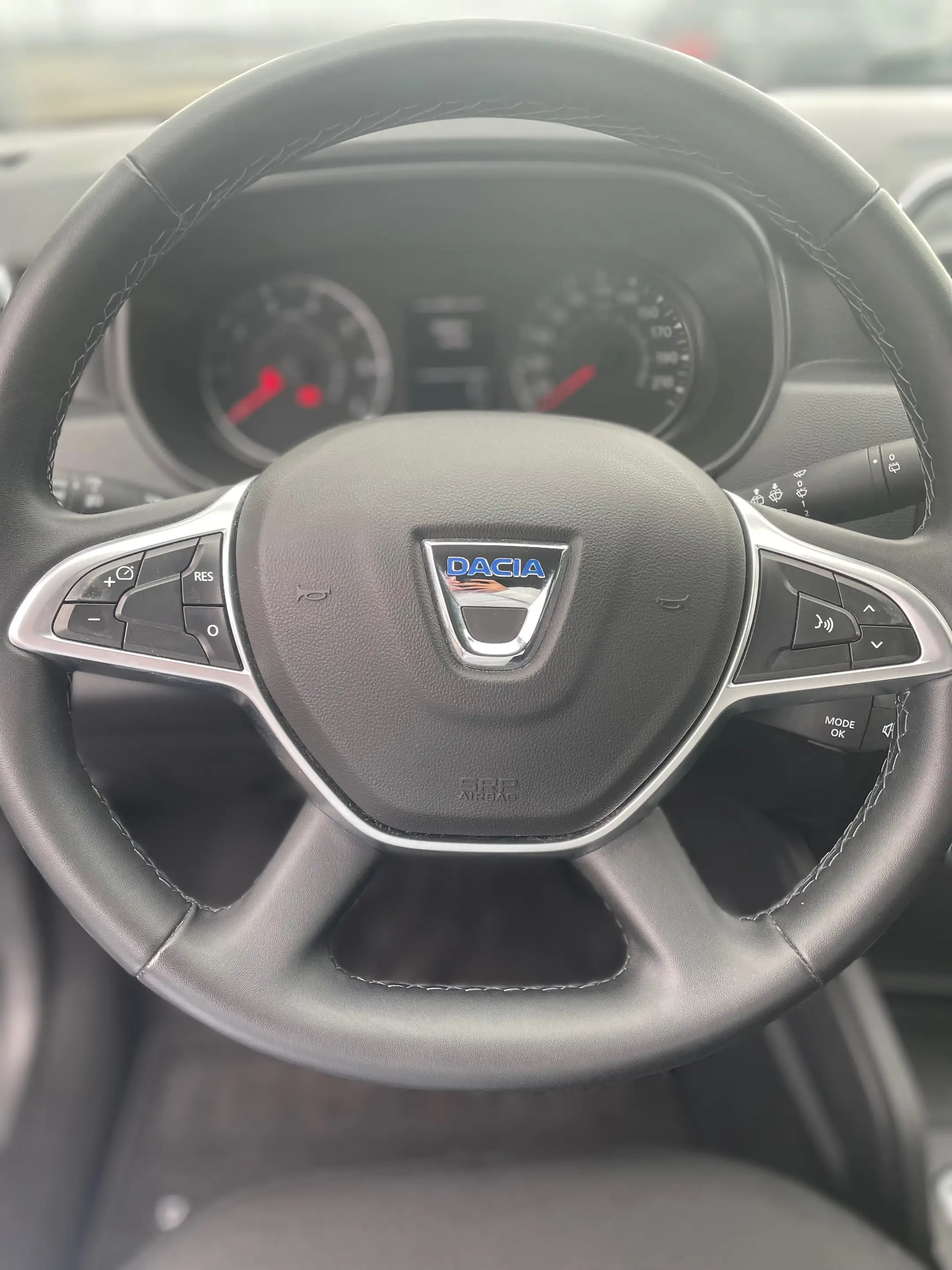 Dacia Duster Comfort / LPG (Flüssiggas)/ 80.000 KM gelaufen/1. Hand/Sitzheizung/Rückfahrkamera/Apple-CarPlay/Navi — photo 7