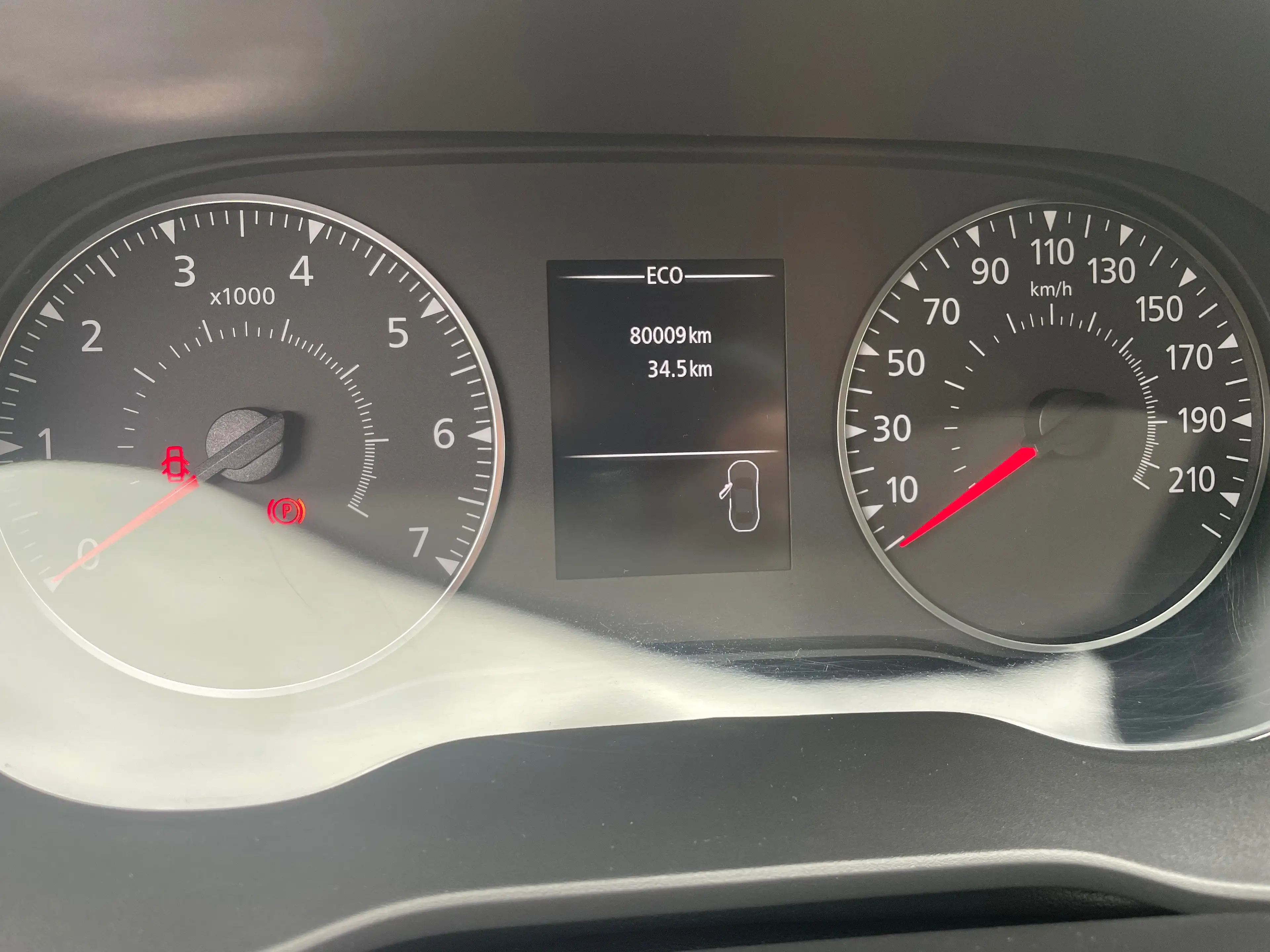 Dacia Duster Comfort / LPG (Flüssiggas)/ 80.000 KM gelaufen/1. Hand/Sitzheizung/Rückfahrkamera/Apple-CarPlay/Navi — photo 6
