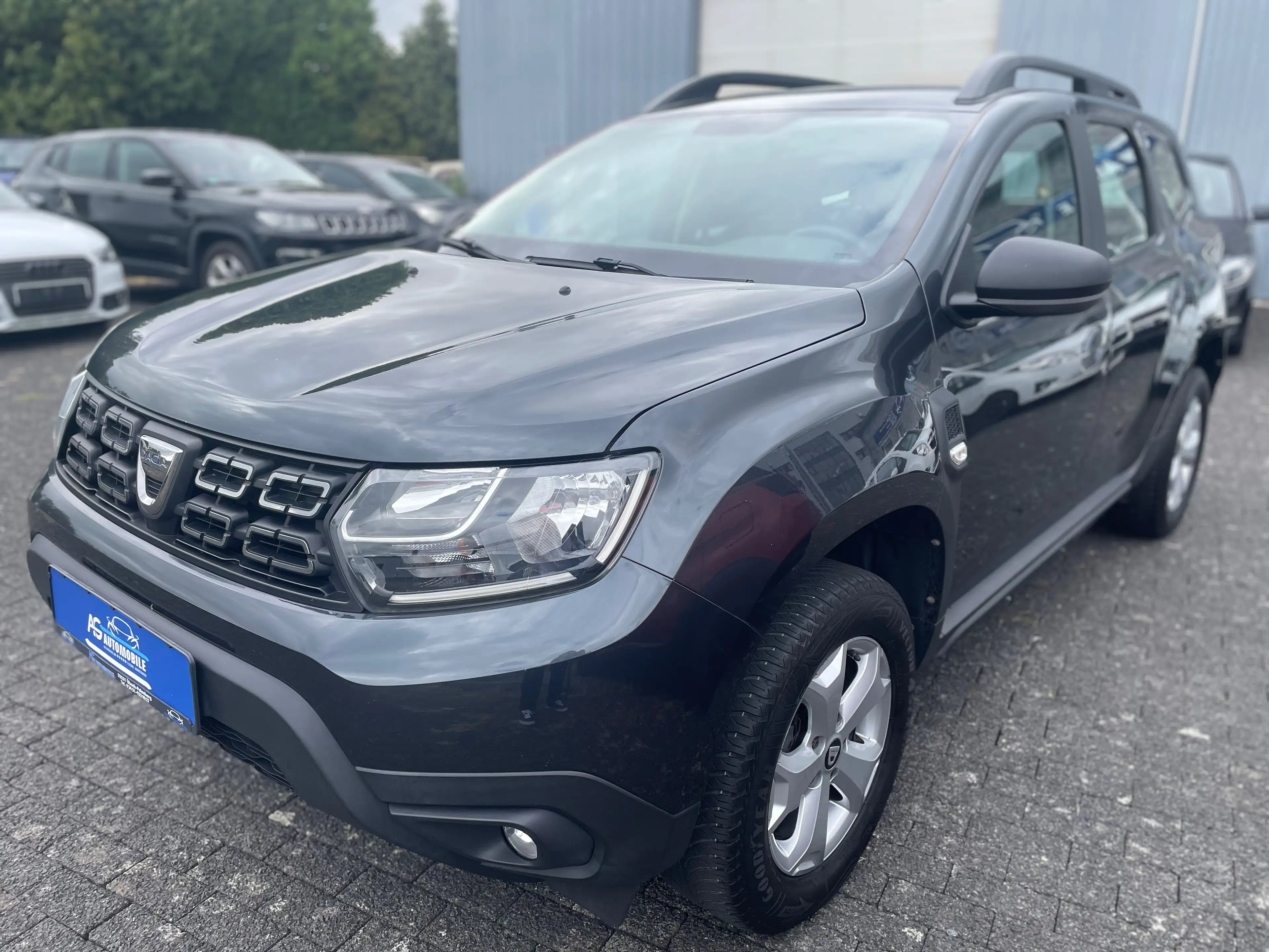 Dacia Duster Comfort / LPG (Flüssiggas)/ 80.000 KM gelaufen/1. Hand/Sitzheizung/Rückfahrkamera/Apple-CarPlay/Navi — photo 2