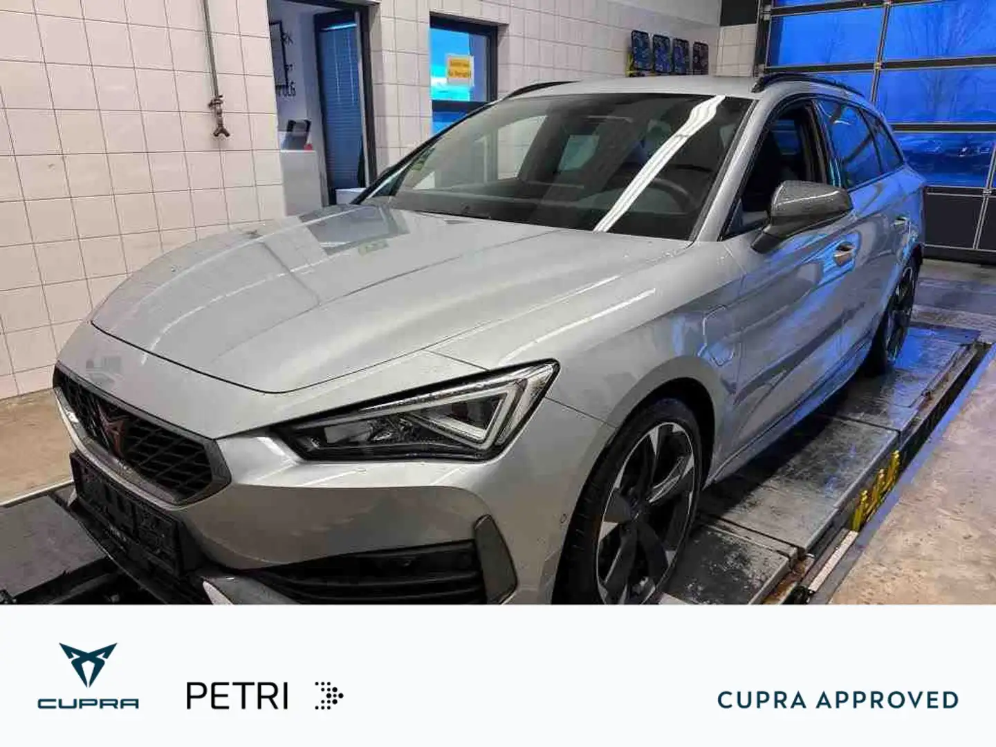 CUPRA Leon Sportstourer 1.4 TSI e-HYBRID*NAVI*AHK*KAM* Silber - 1