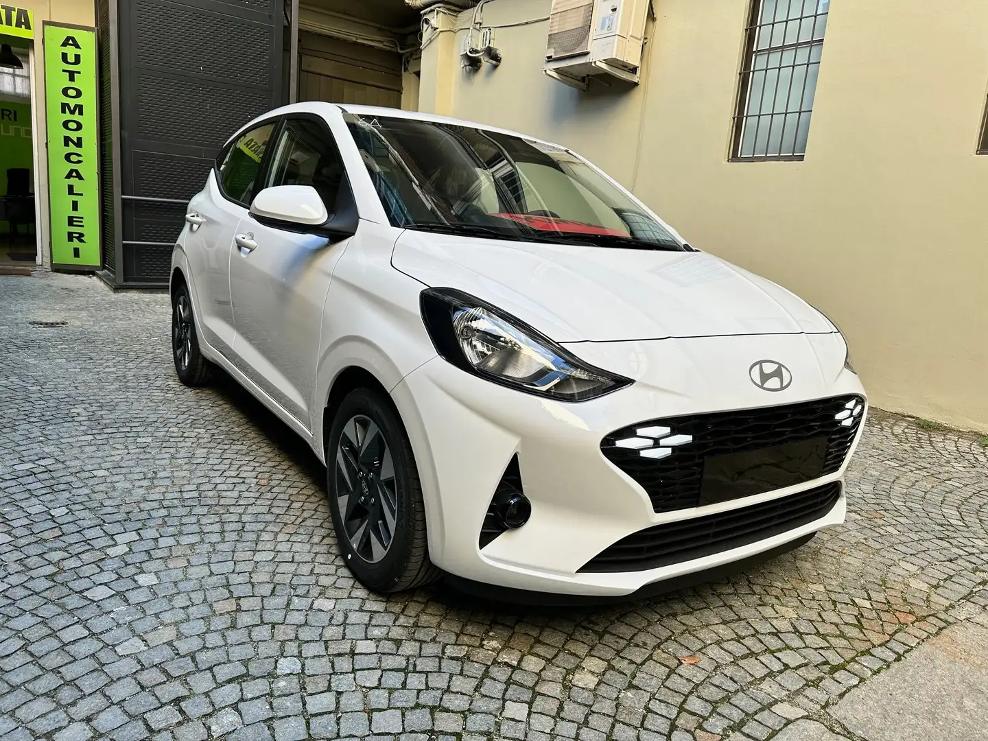 Hyundai i10 1.0 CONNECTLINE MY25 *SCHERMO TOUCH-APPLE/ANDROID Bianco - 1