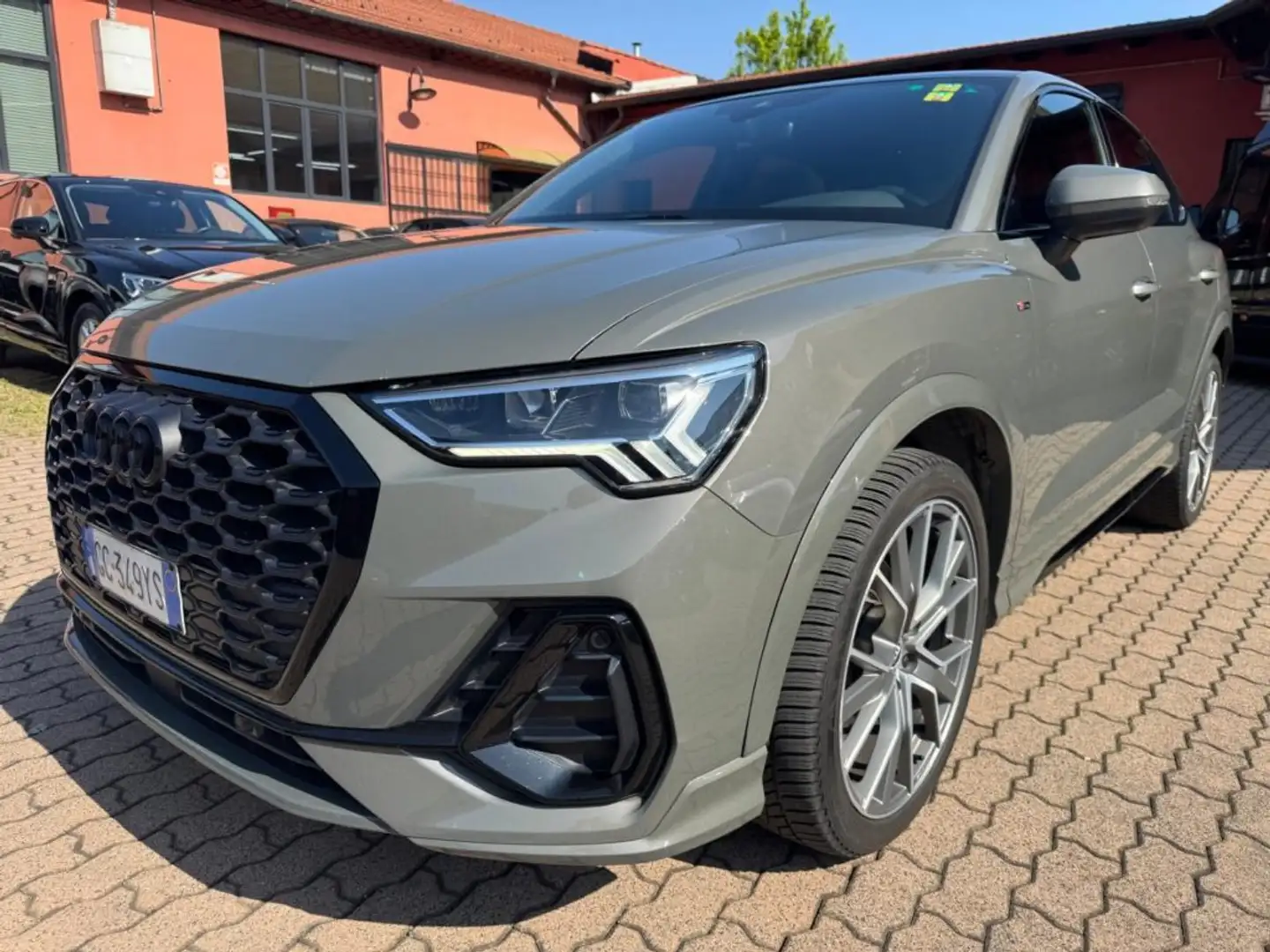 Audi Q3 SPB 35 TFSI S tronic S line edition Grigio - 1