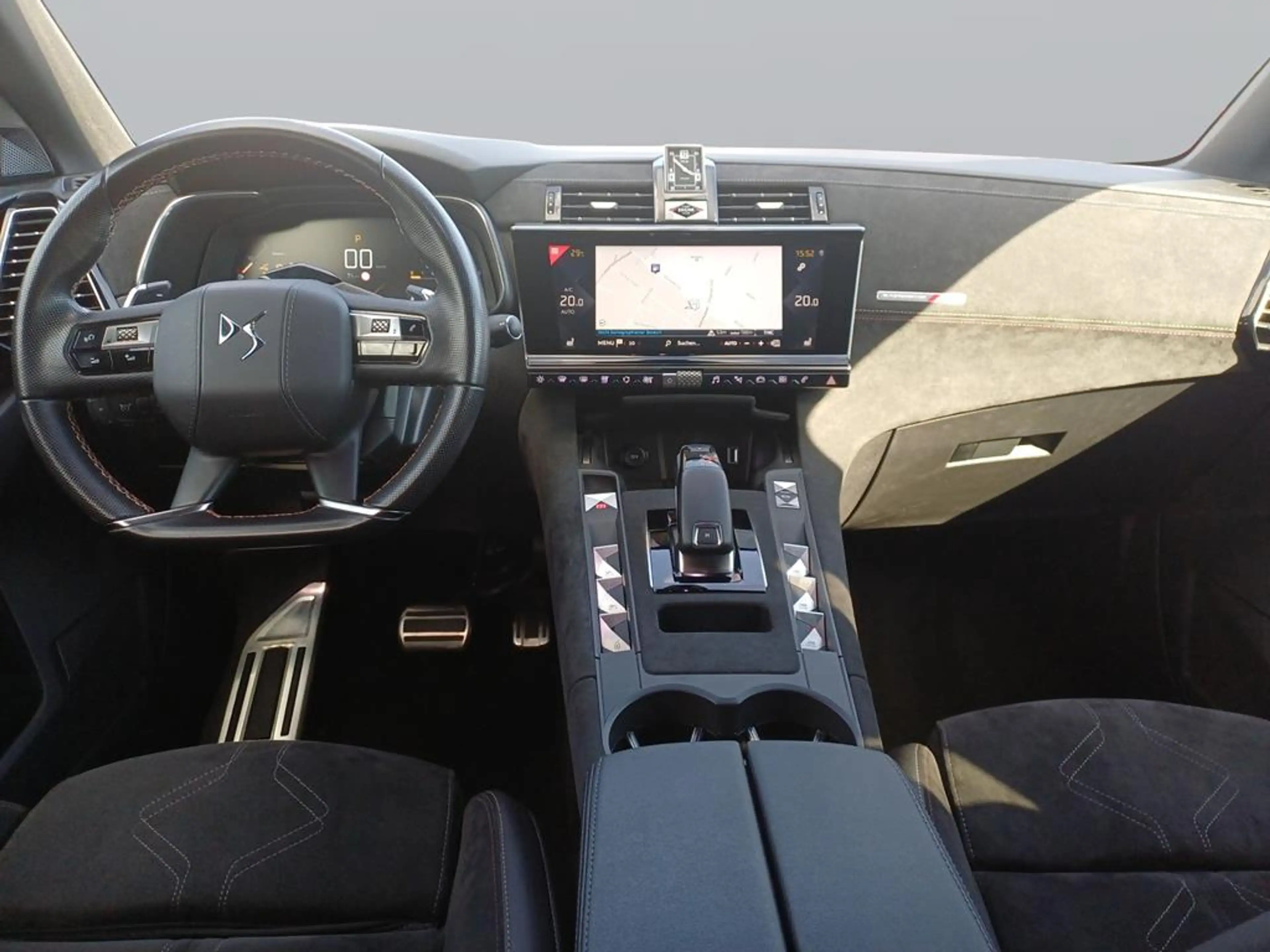 DS Automobiles DS 7 Crossback Performance Line + — photo 12