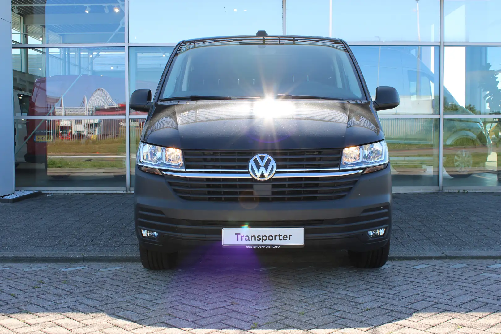 Volkswagen Transporter Comfortline | 110 pk | L2 | Trekhaak | Handgeschak Zwart - 2