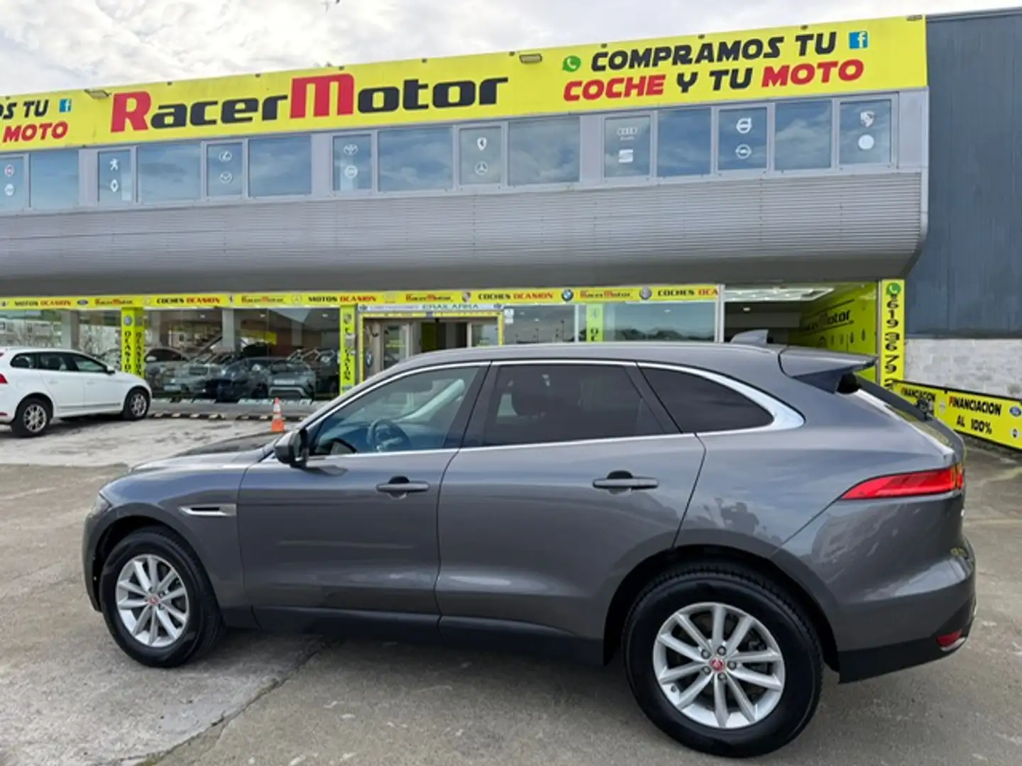 Jaguar F-Pace 3.0TDV6 Prestige Aut. AWD Grau - 1