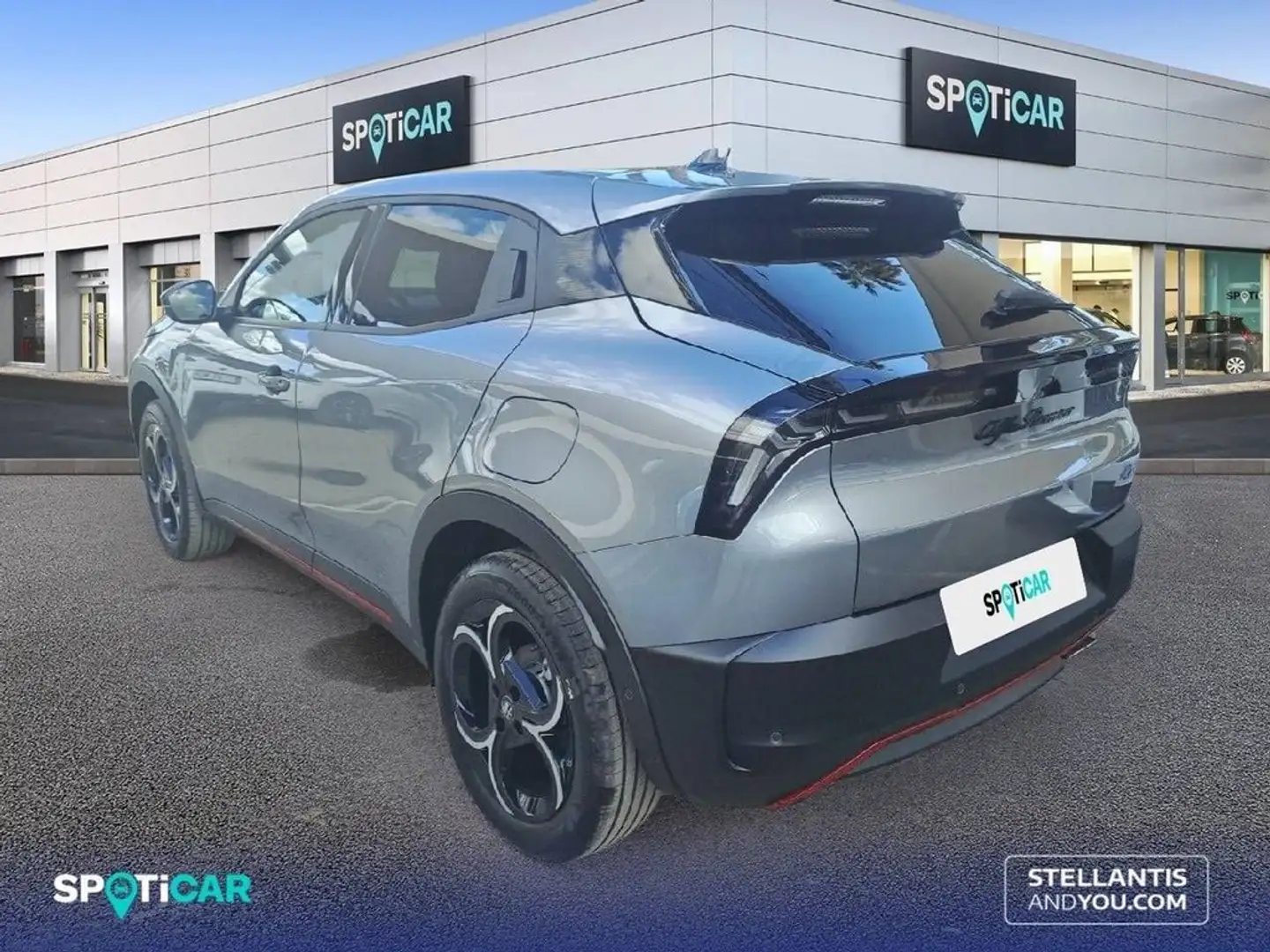Alfa Romeo Junior Ibrida  107kW (145CV) Speciale Gris - 2