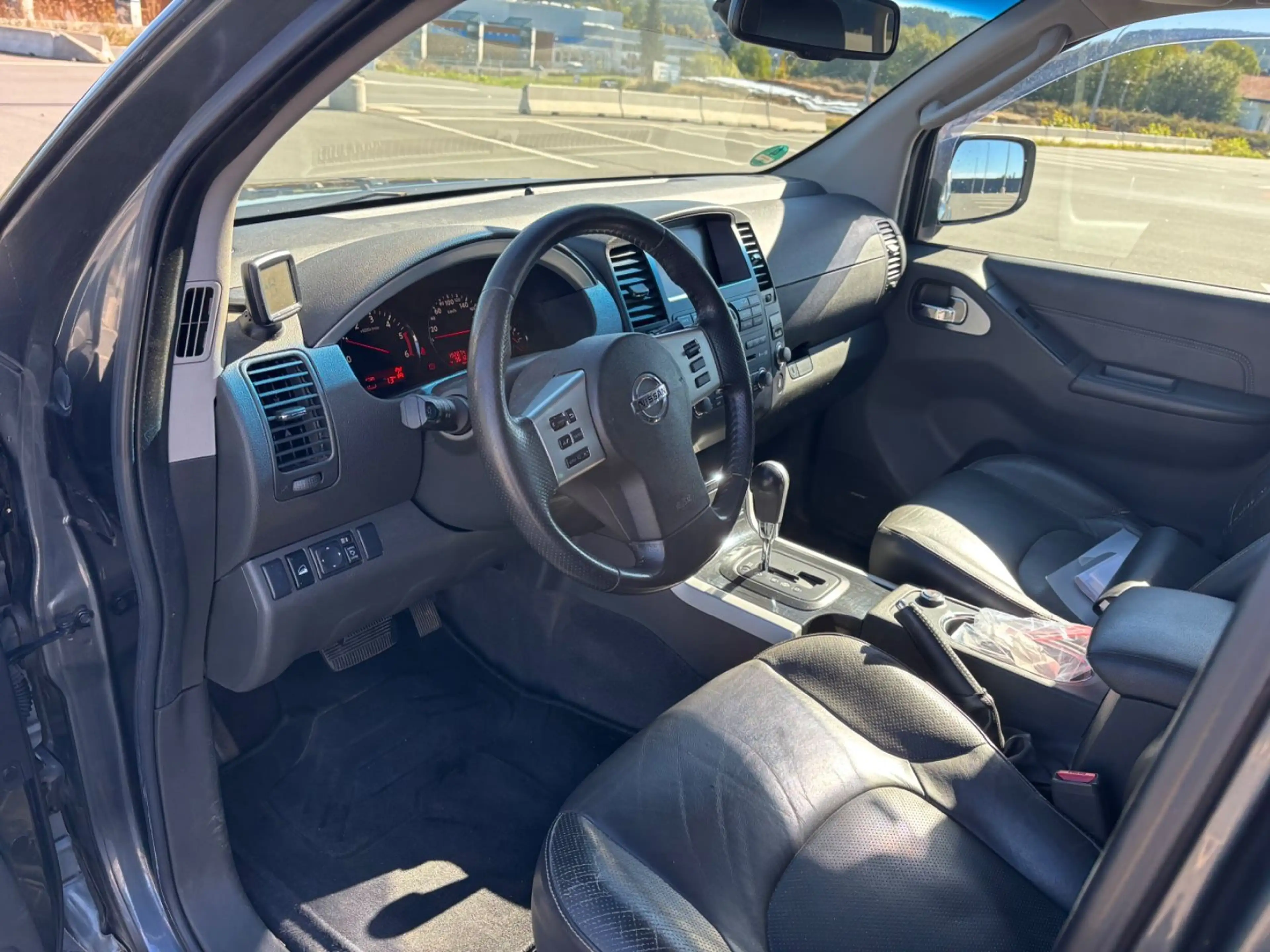 Nissan Pathfinder 3.0 dCi LE 4x4 Automatik 7 Sitzer — photo 13
