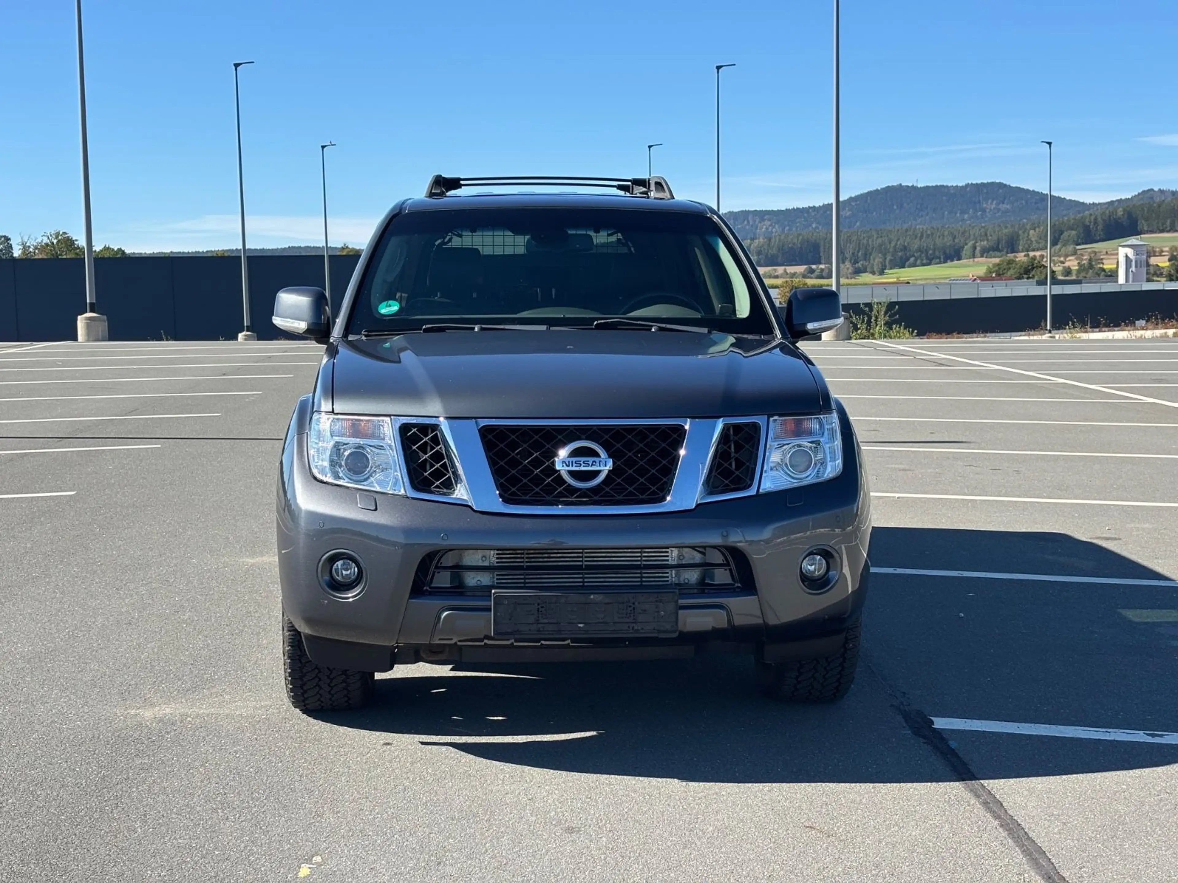 Nissan Pathfinder 3.0 dCi LE 4x4 Automatik 7 Sitzer — photo 2