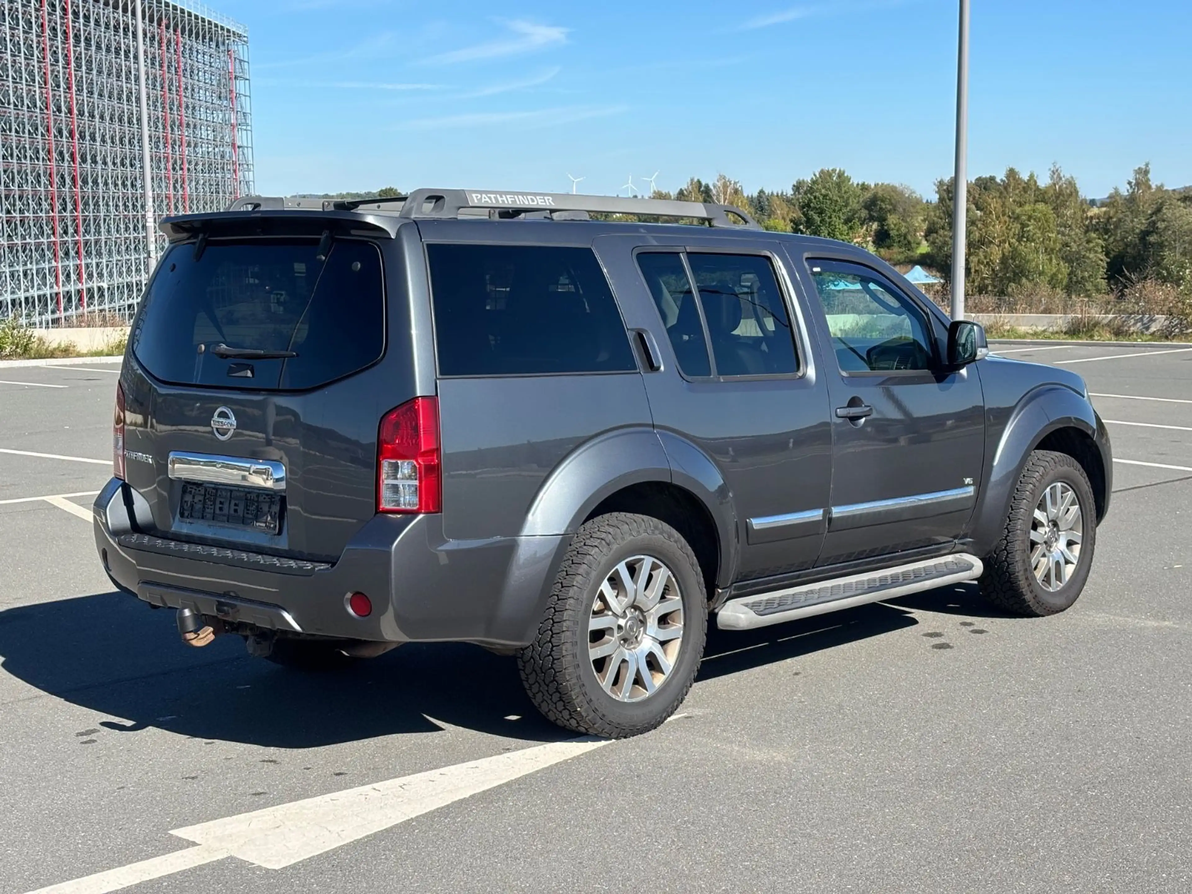 Nissan Pathfinder 3.0 dCi LE 4x4 Automatik 7 Sitzer — photo 8