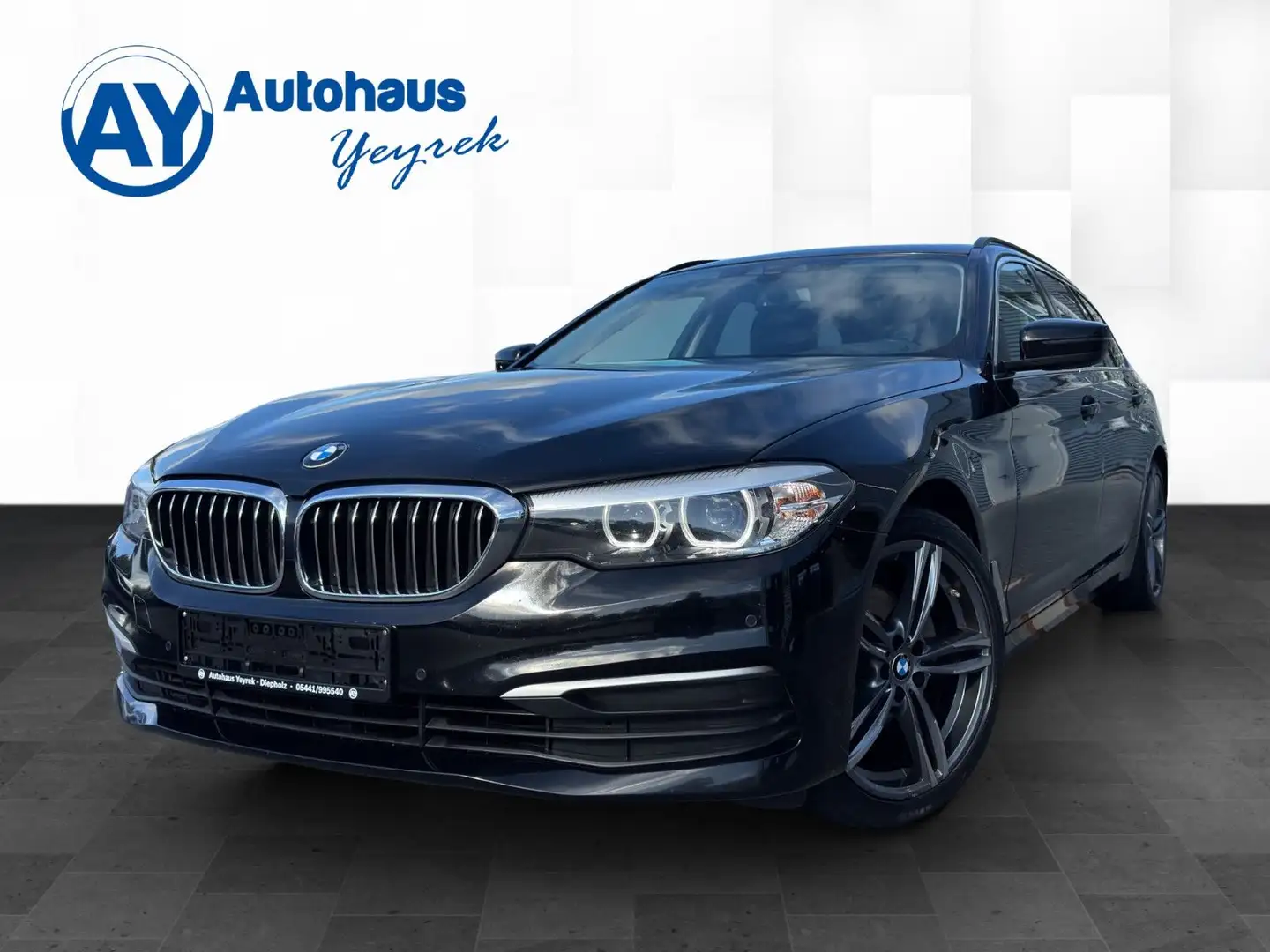 BMW 520 d Touring *NAV*LED*LiveCockpit*SHZ*CAM* Schwarz - 1