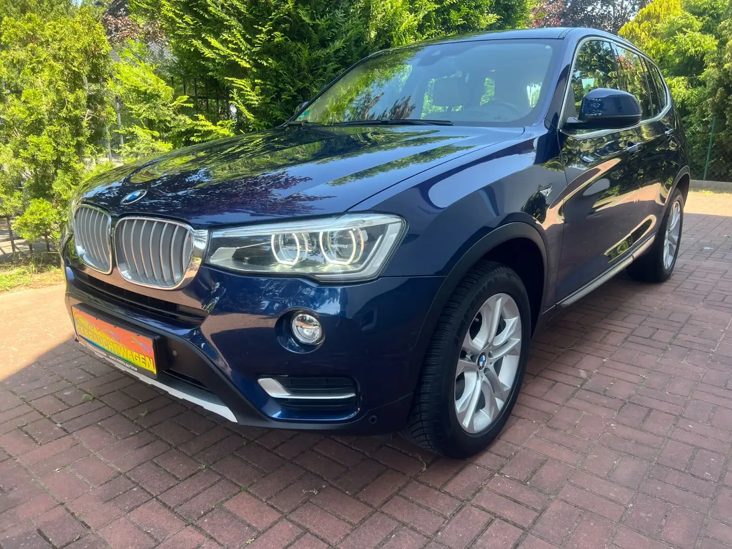 BMW X3 xDrive 28 i XLine 1.Besitz Modrá - 1