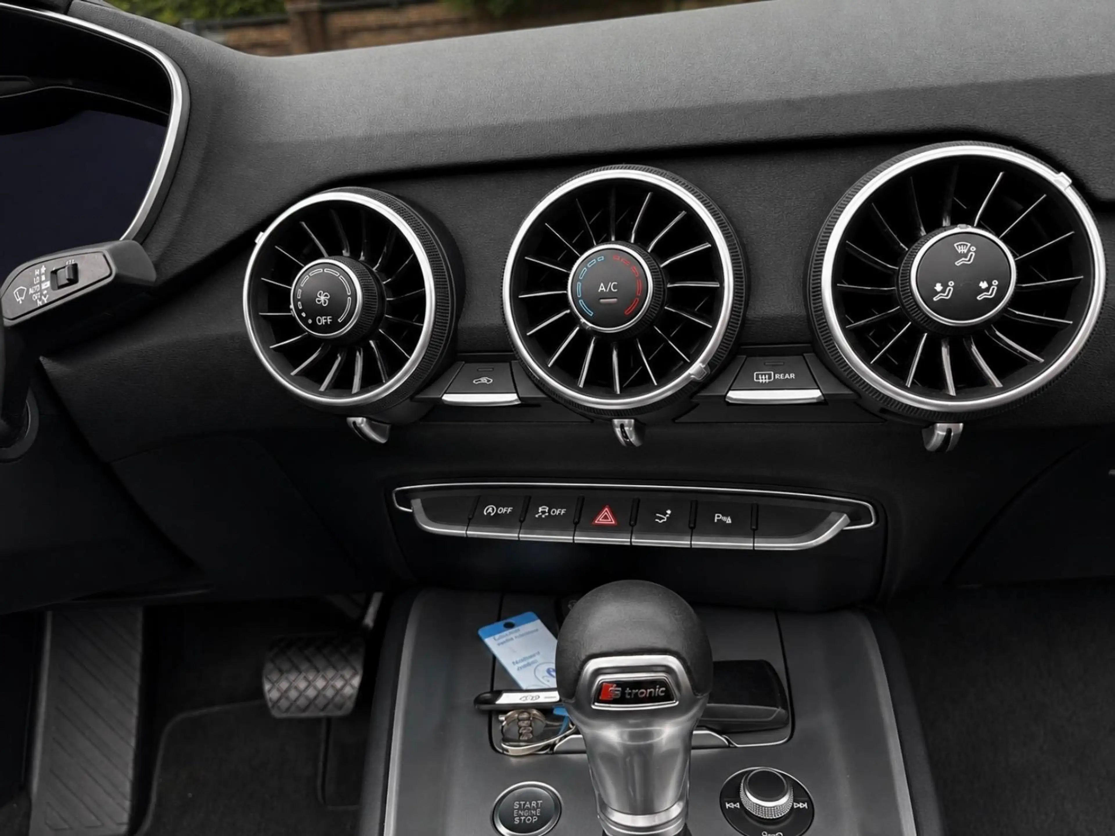 Audi TT 2.0 TFSI S tronic * FULL SERVICE HISTORY / CARNET ENTRETIEN COMPLET * ÉTAT SHOWROOM — photo 13