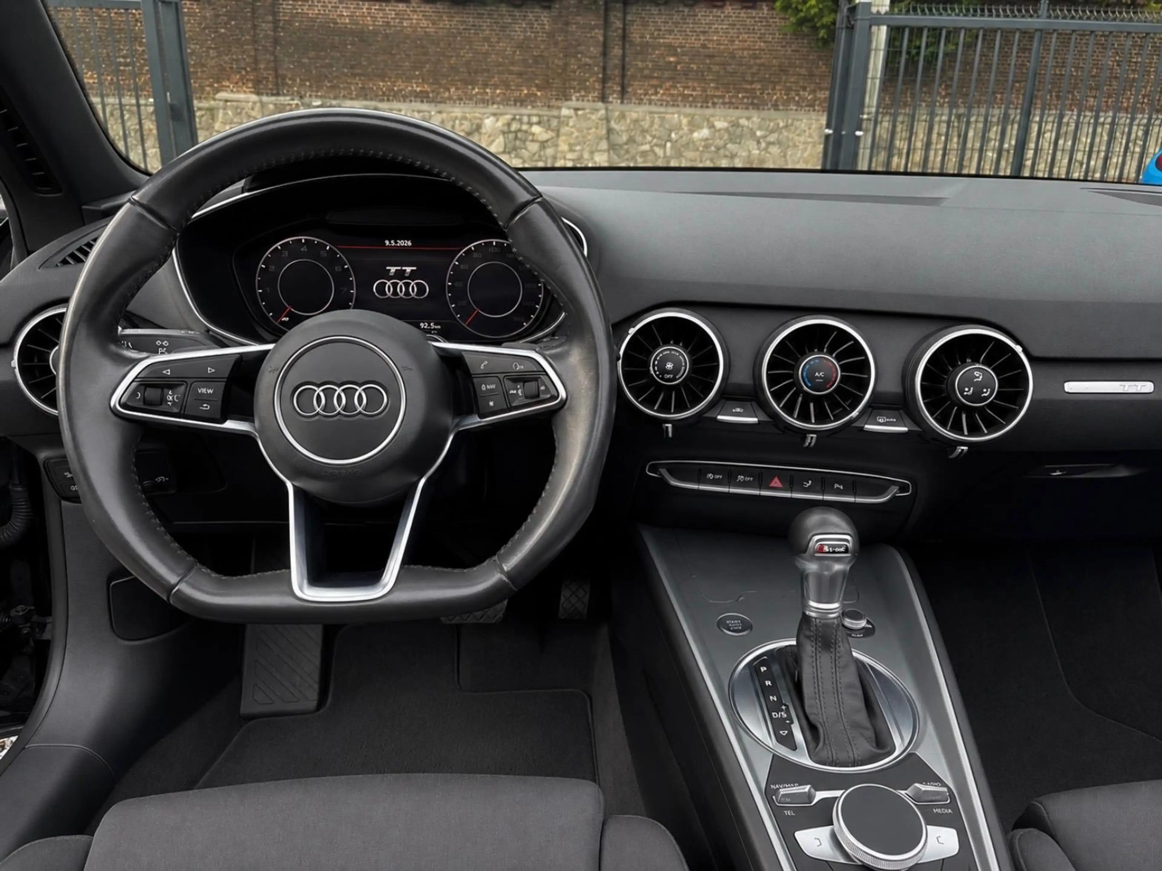 Audi TT 2.0 TFSI S tronic * FULL SERVICE HISTORY / CARNET ENTRETIEN COMPLET * ÉTAT SHOWROOM — photo 9