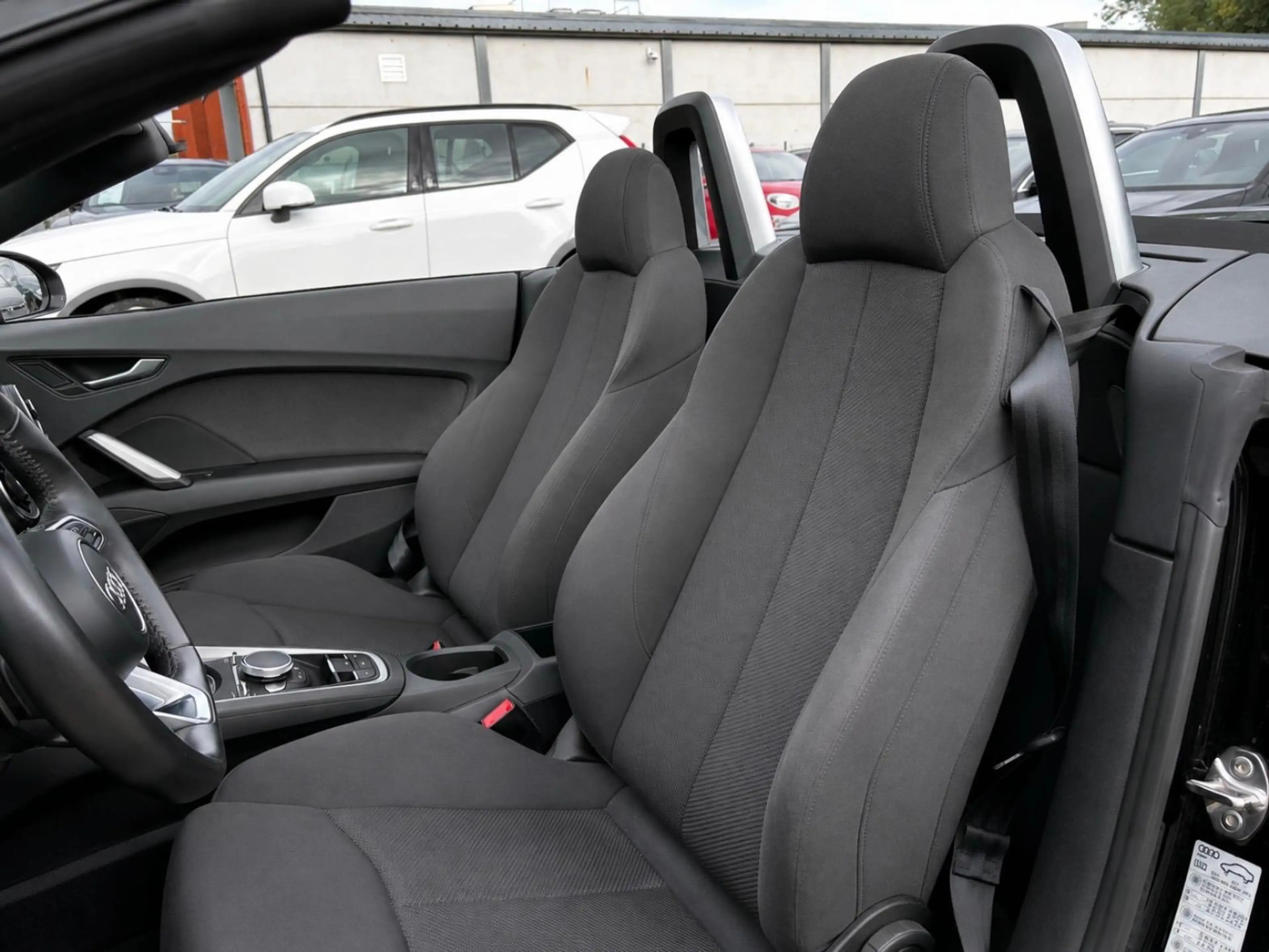 Audi TT 2.0 TFSI S tronic * FULL SERVICE HISTORY / CARNET ENTRETIEN COMPLET * ÉTAT SHOWROOM — photo 8