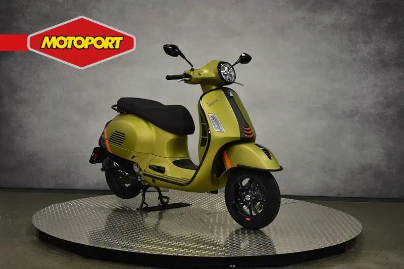 Vespa GTS Super Sport 300 - foto 2
