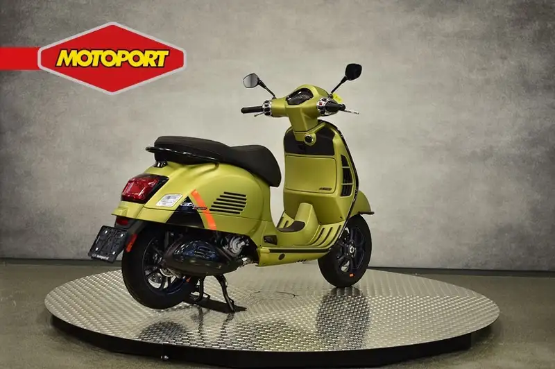 Vespa GTS Super Sport 300 - foto 8