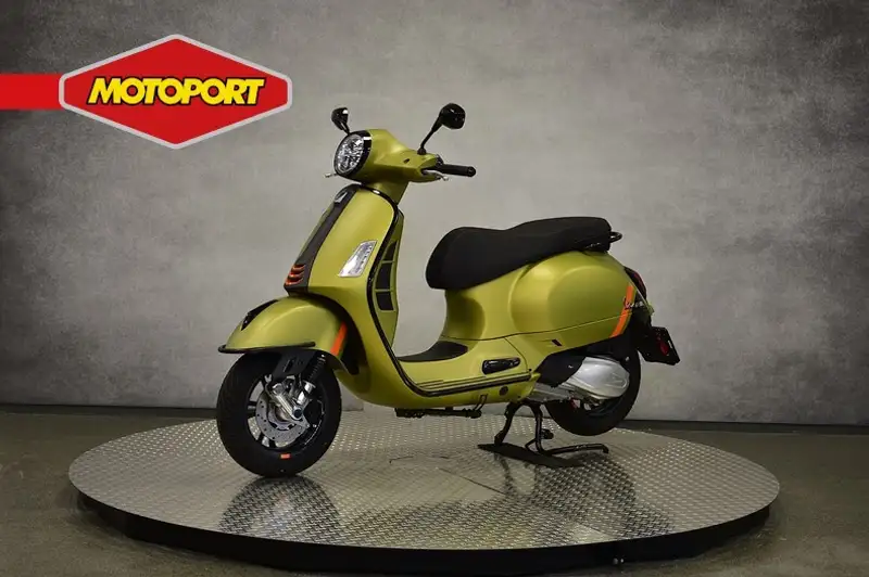 Vespa GTS Super Sport 300 - foto 4