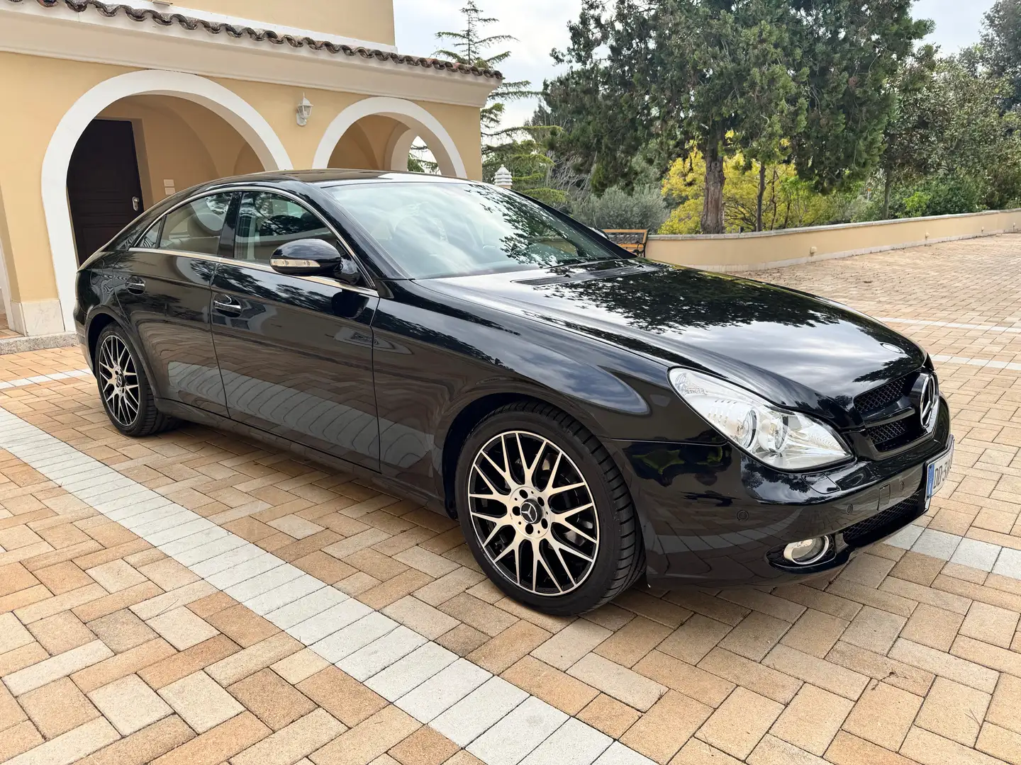 Mercedes-Benz CLS 320 Schwarz - 2