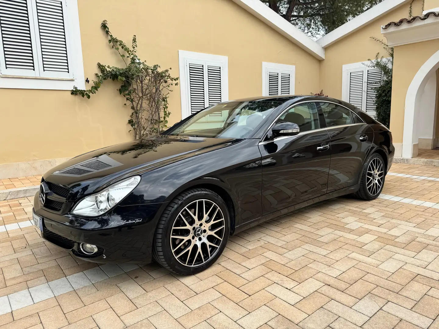 Mercedes-Benz CLS 320 Schwarz - 1