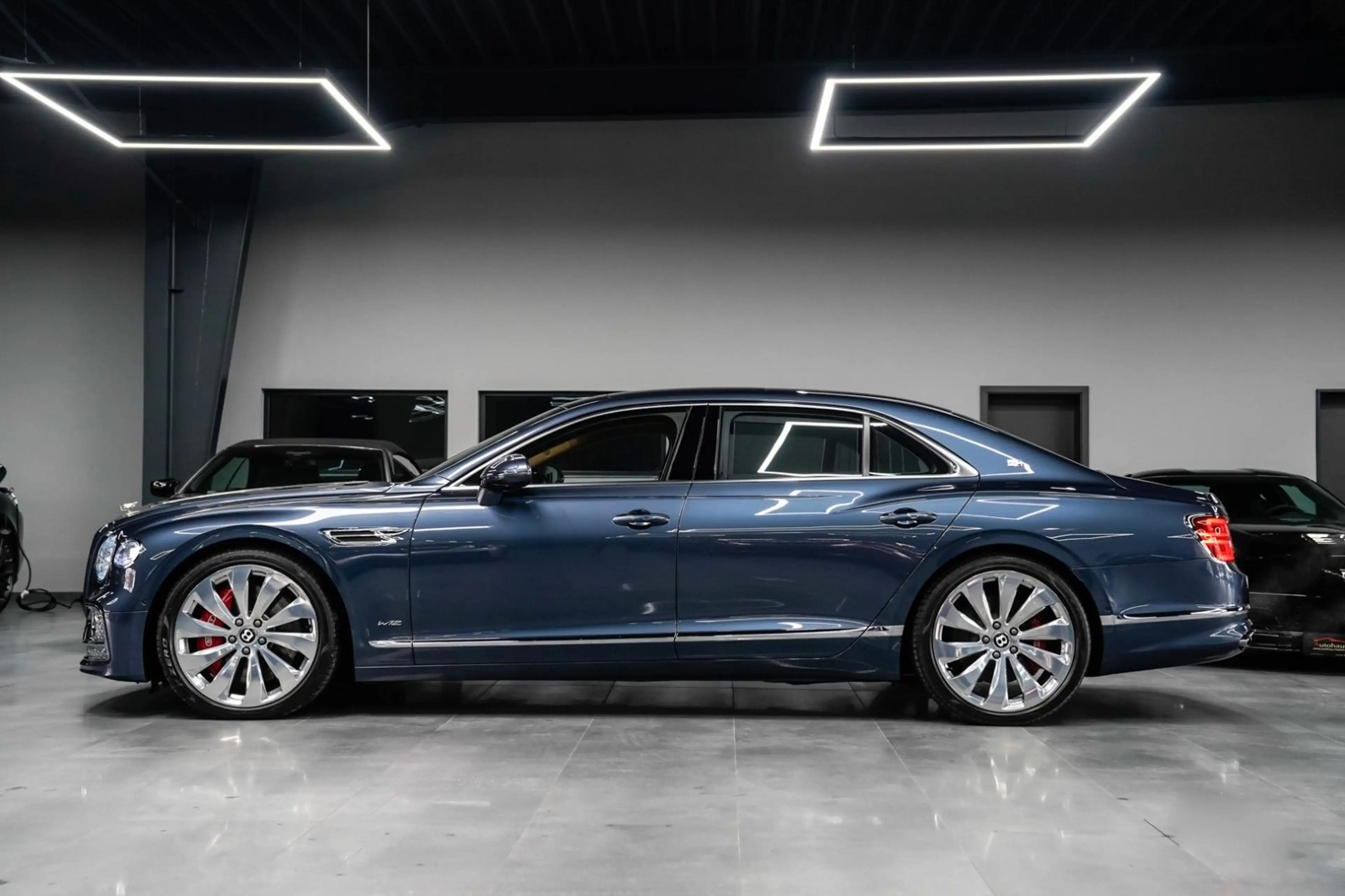Bentley Flying Spur 6.0 W12 First Edition Mulliner — photo 6