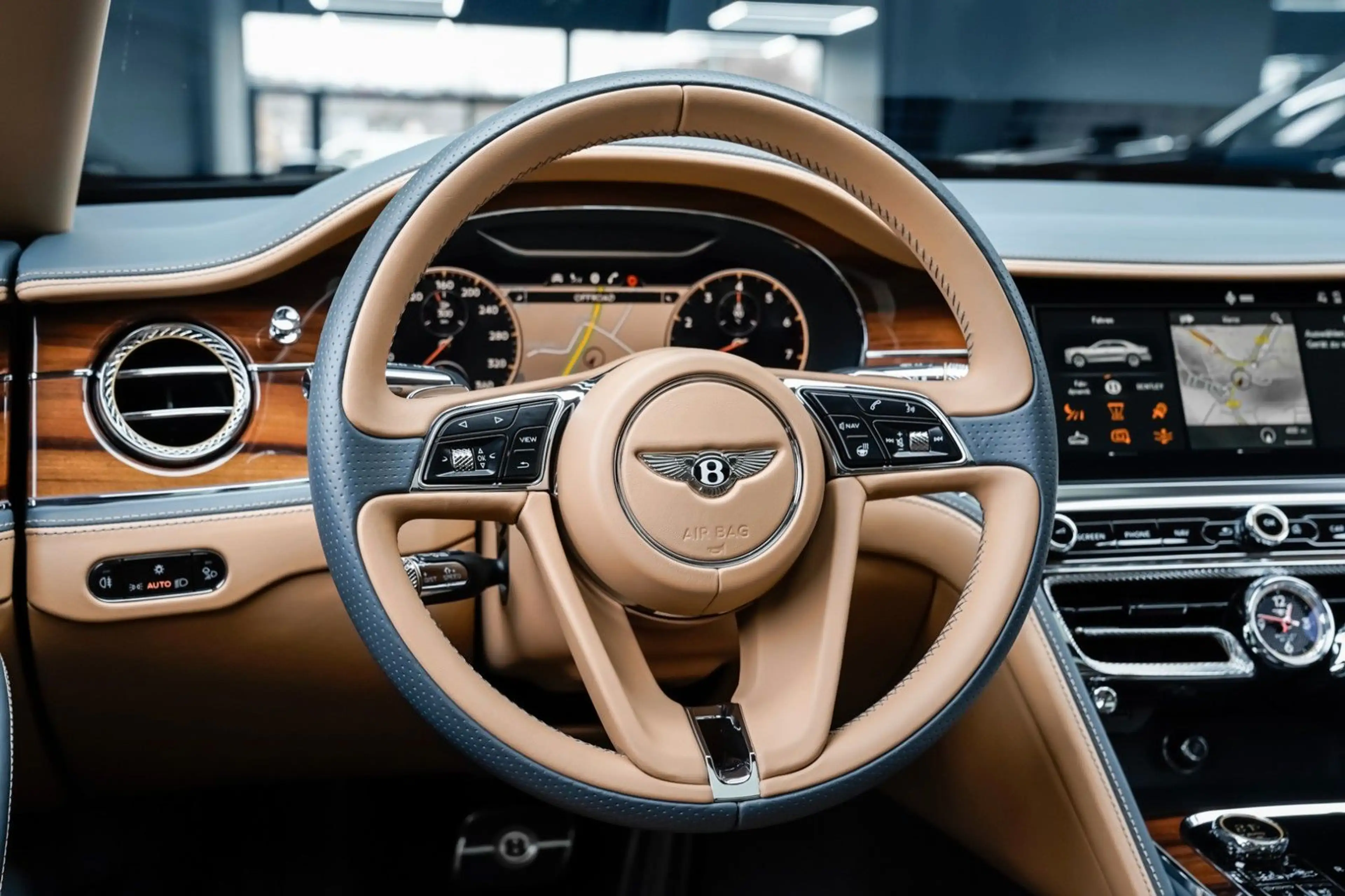 Bentley Flying Spur 6.0 W12 First Edition Mulliner — photo 15