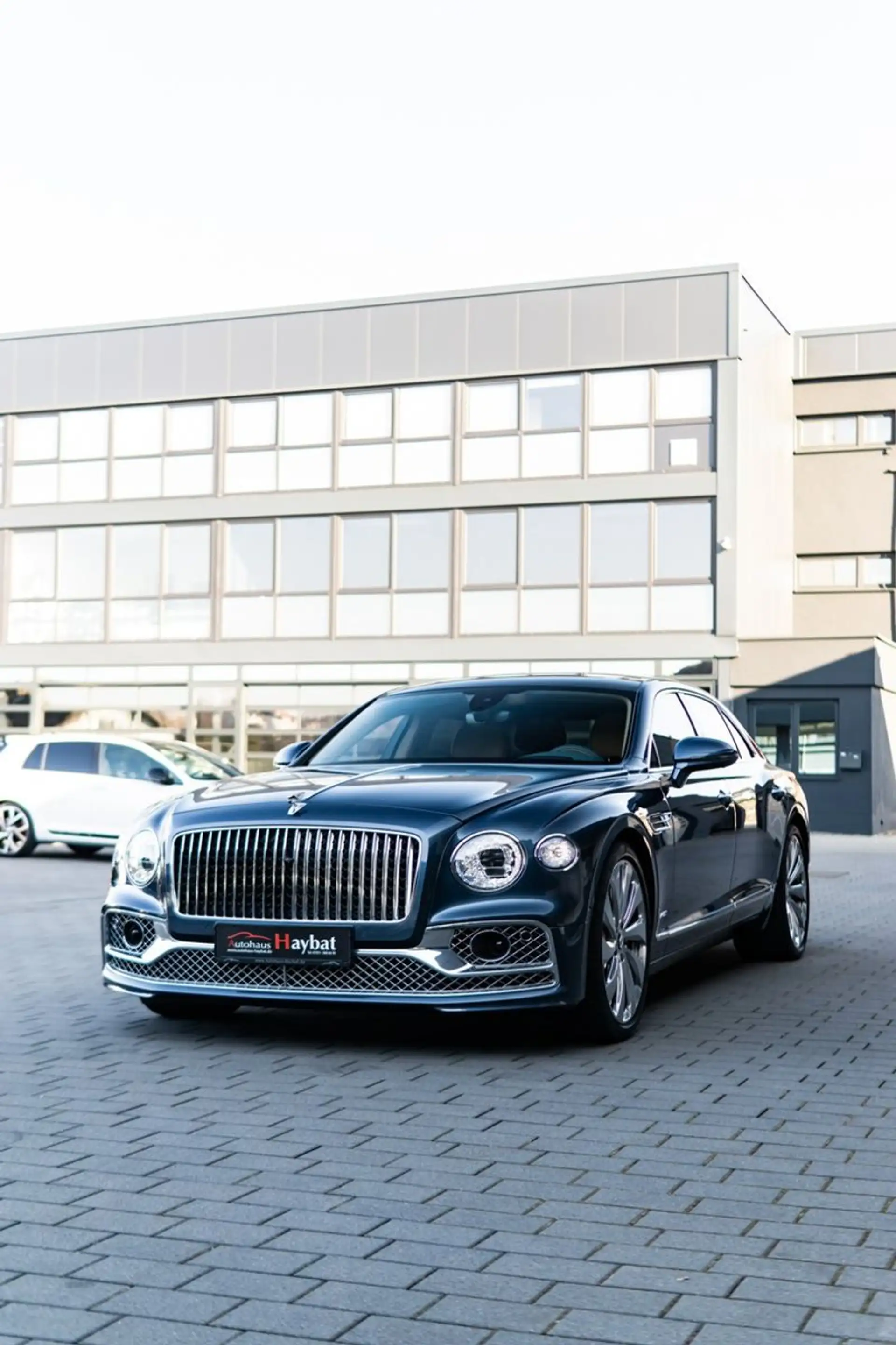 Bentley Flying Spur 6.0 W12 First Edition Mulliner — photo 12