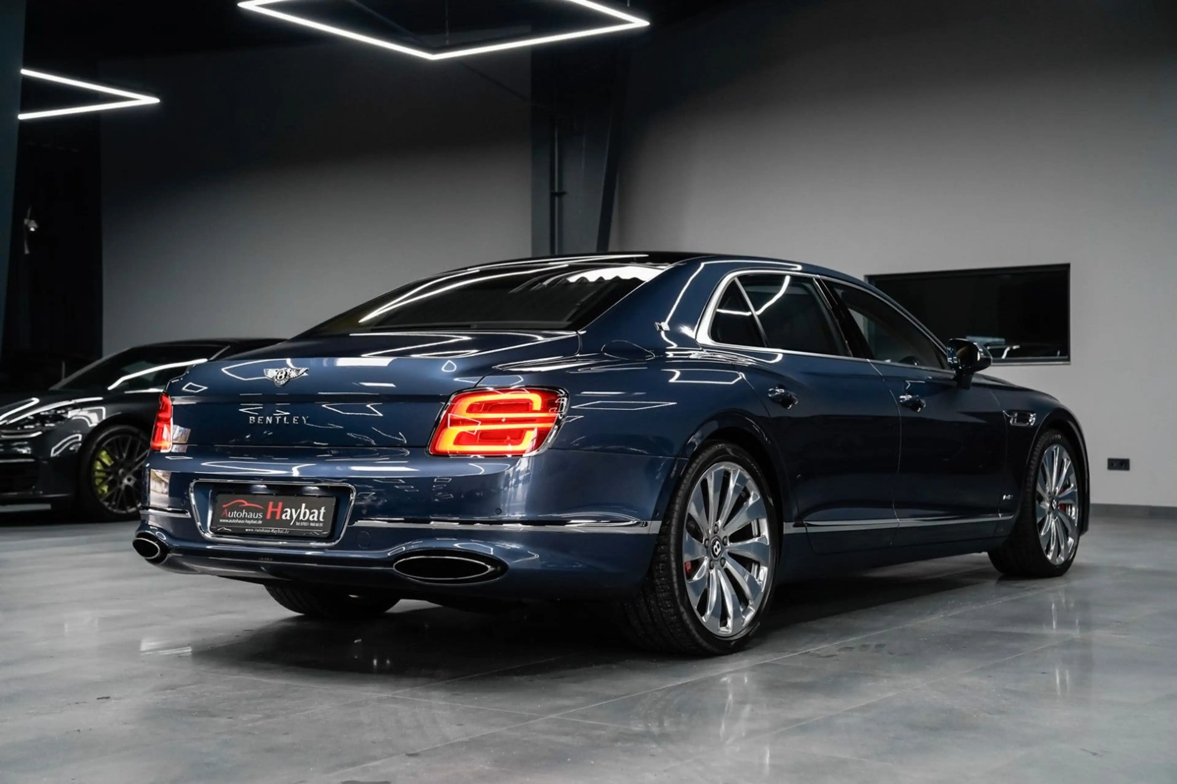 Bentley Flying Spur 6.0 W12 First Edition Mulliner — photo 10