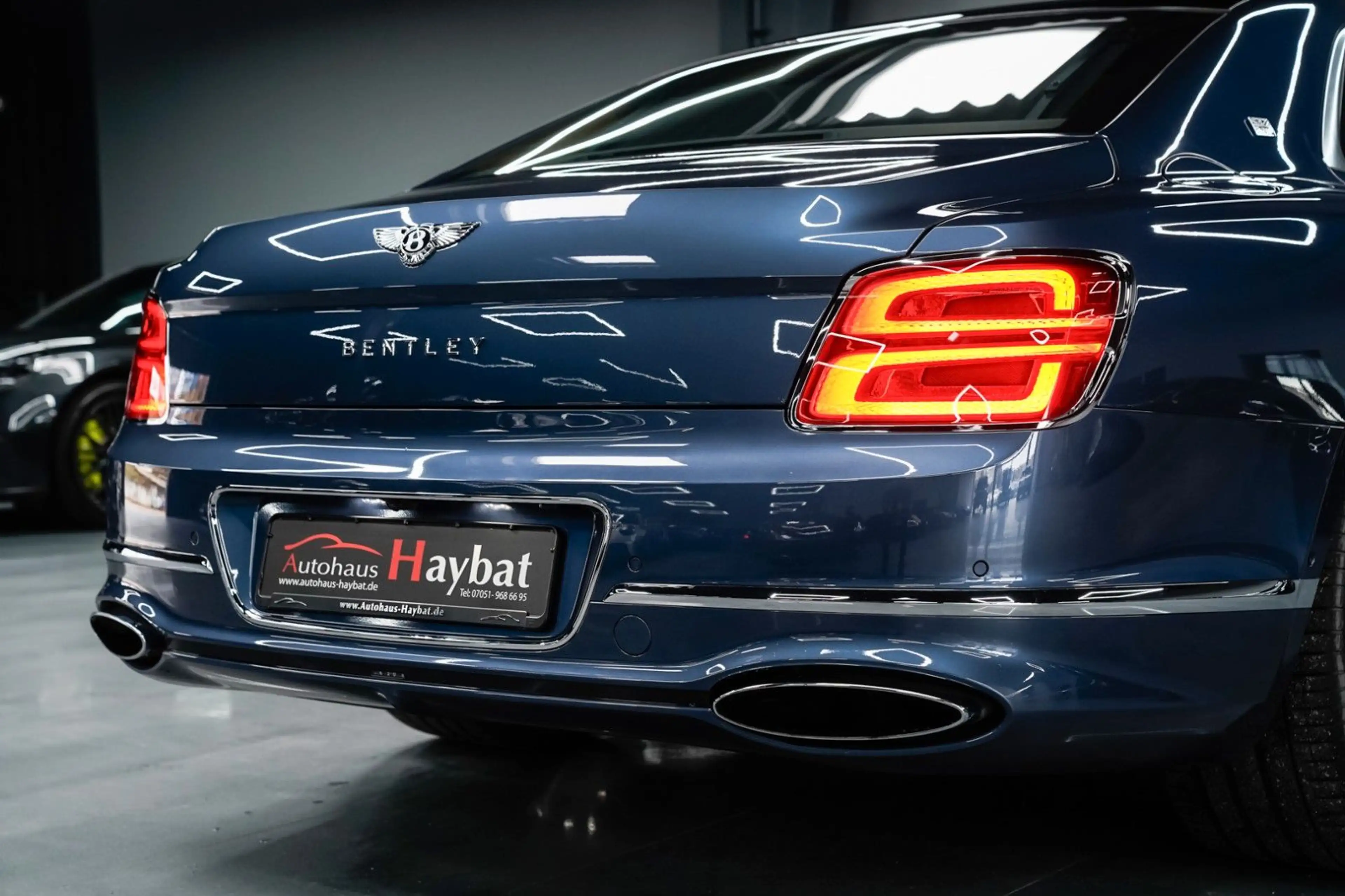 Bentley Flying Spur 6.0 W12 First Edition Mulliner — photo 11