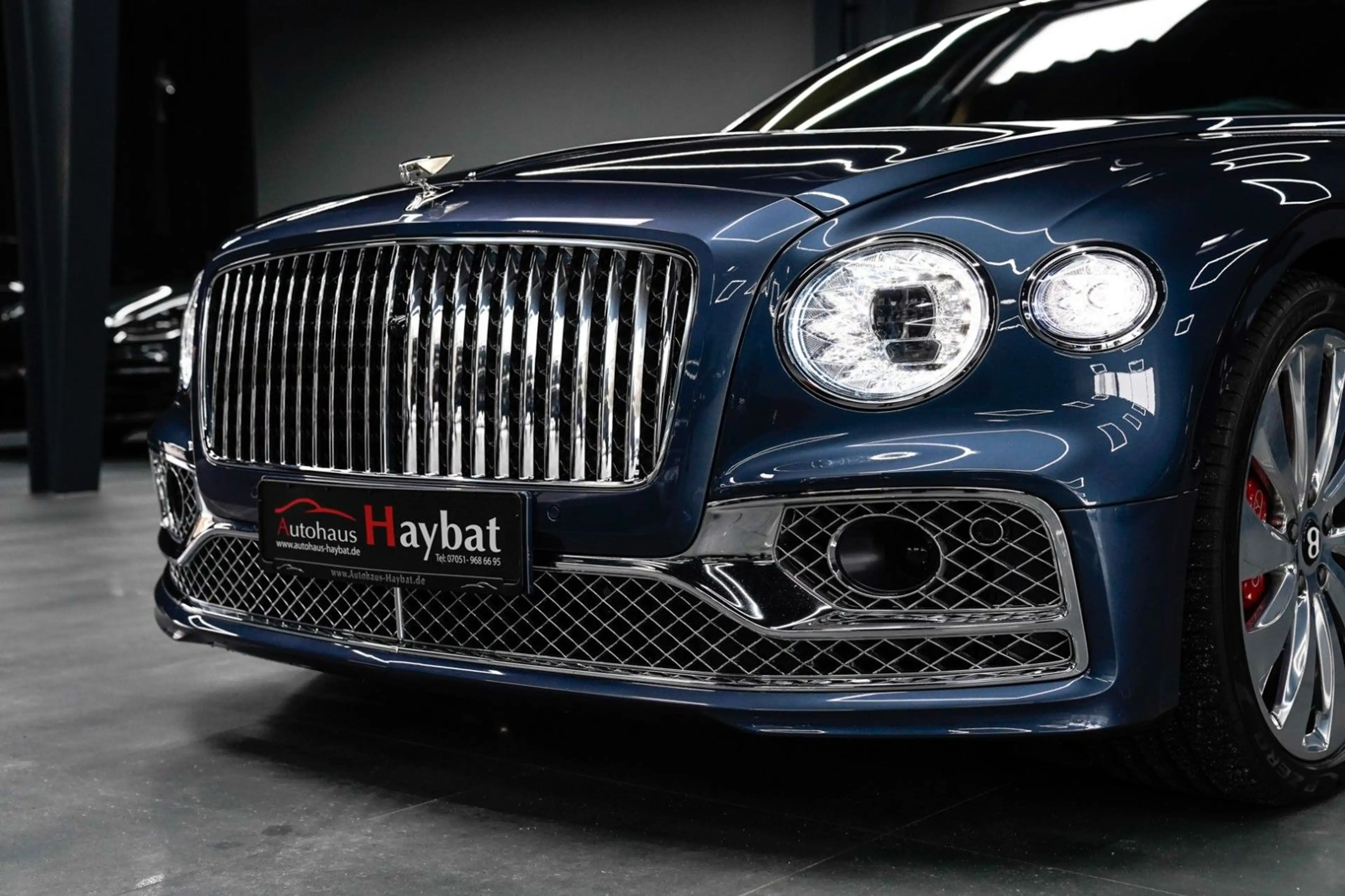 Bentley Flying Spur 6.0 W12 First Edition Mulliner — photo 4