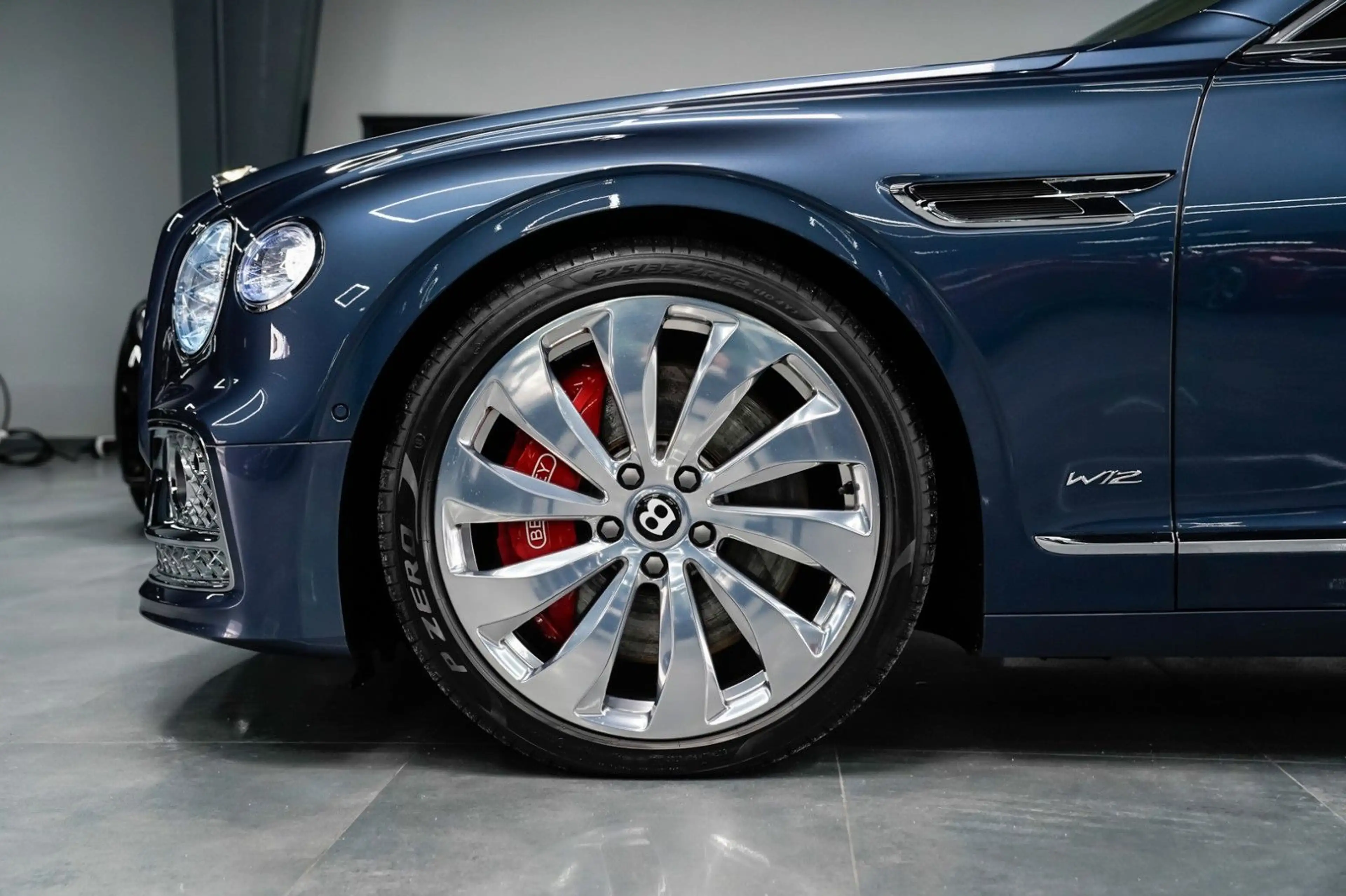 Bentley Flying Spur 6.0 W12 First Edition Mulliner — photo 7